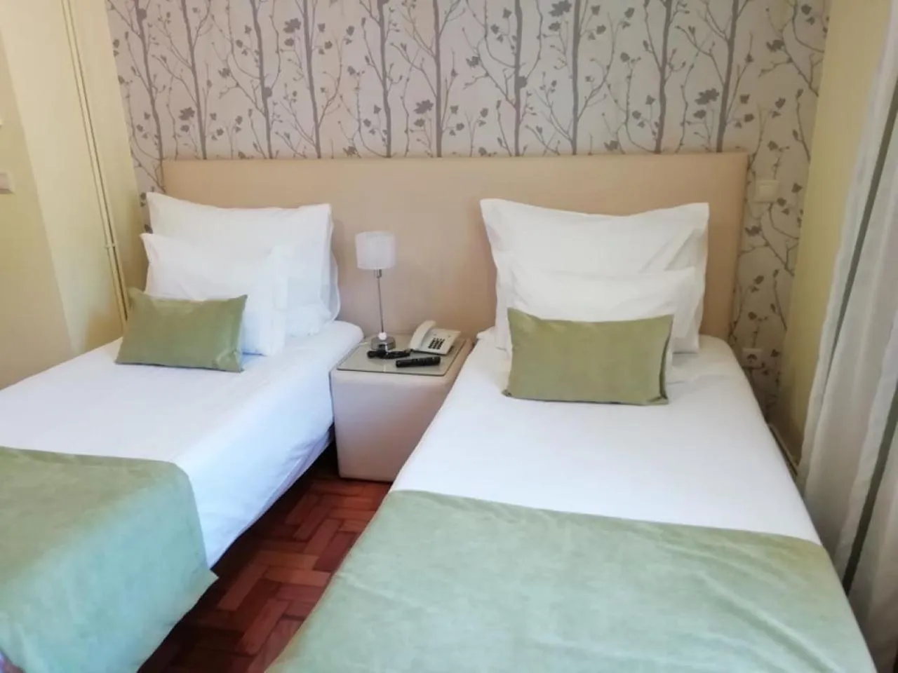 Photo of the whole room, Bed in Adelaide Hotel