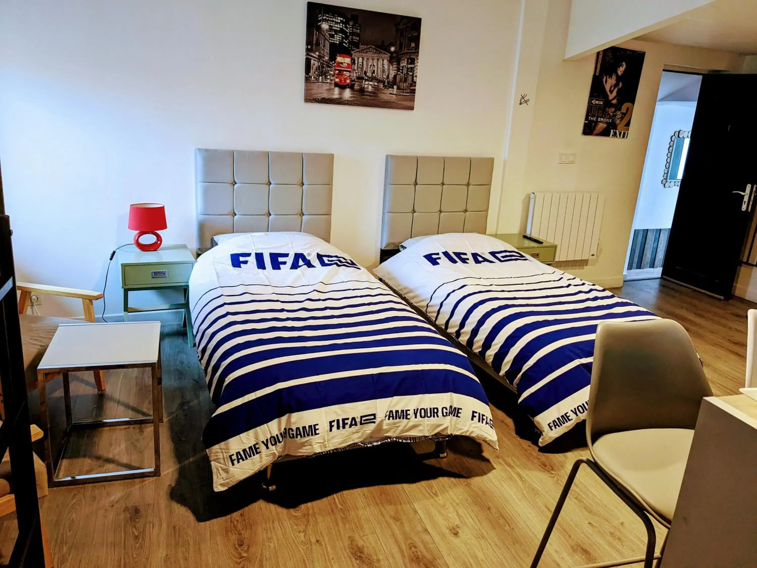 Family Room with Private Bathroom in "Aux Portes de CDG" Family Room with Private Bathroom in "Aux Portes de CDG"