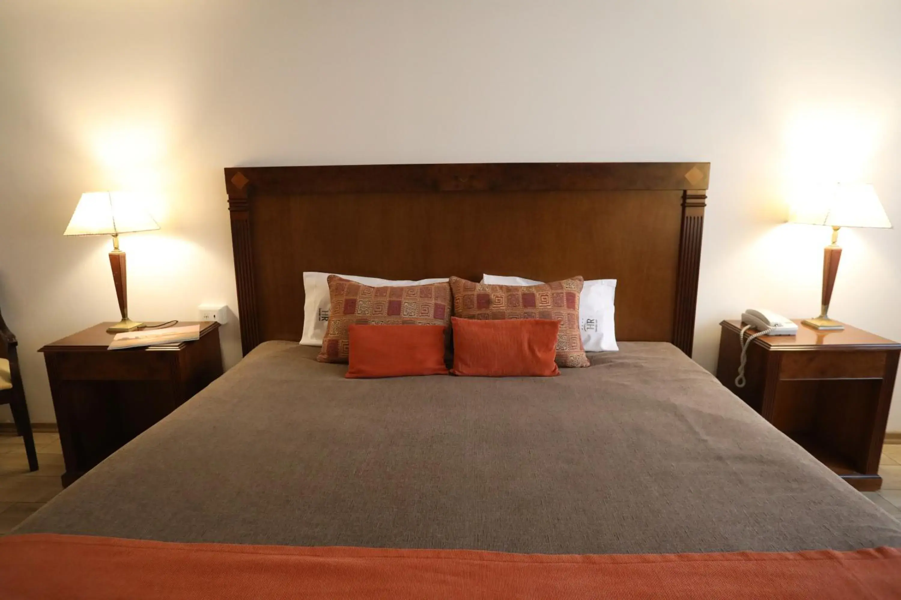 Photo of the whole room, Bed in HR Esmeralda Luxor Photo of the whole room, Bed in HR Esmeralda Luxor