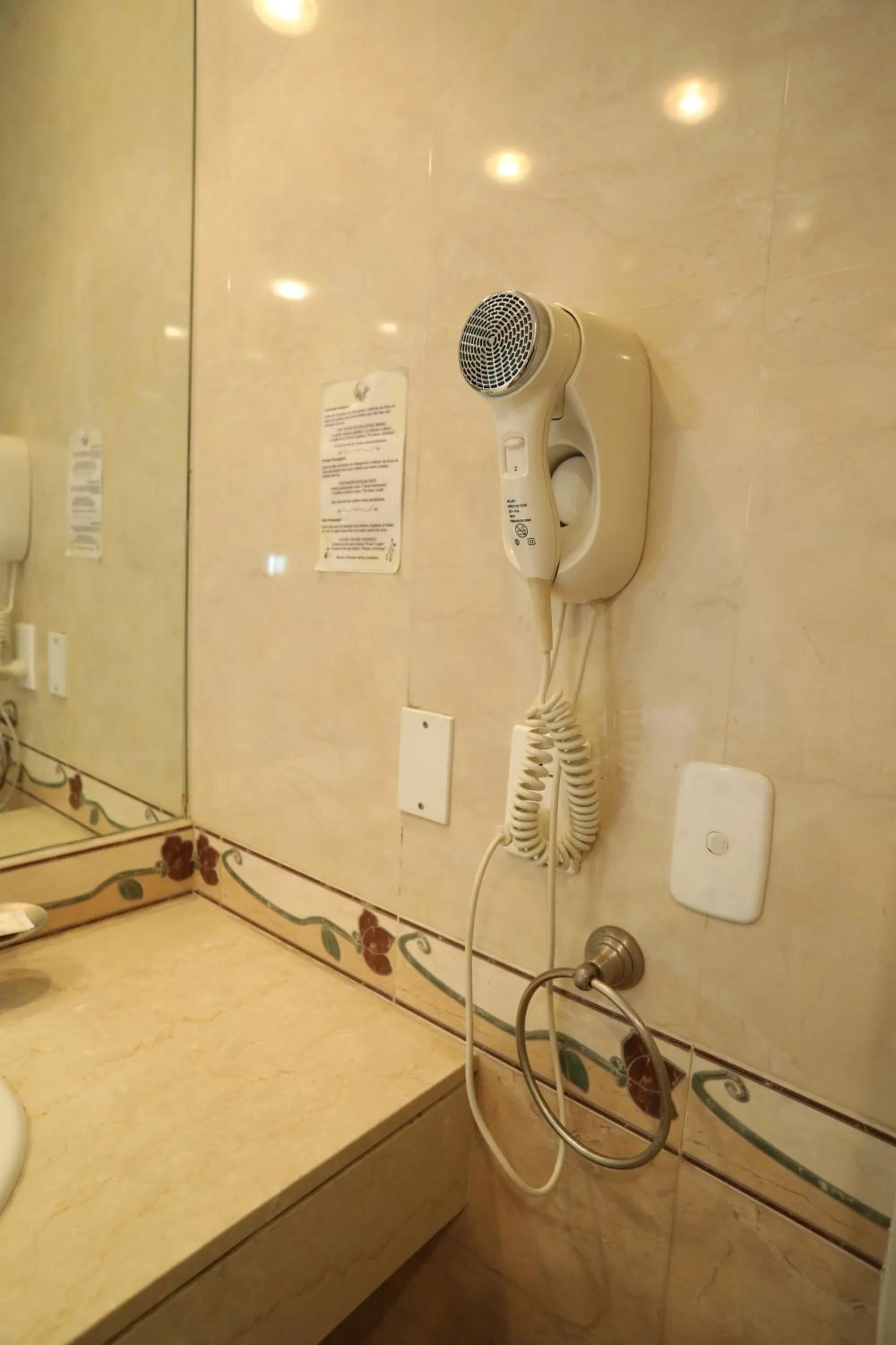 Bathroom in HR Esmeralda Luxor