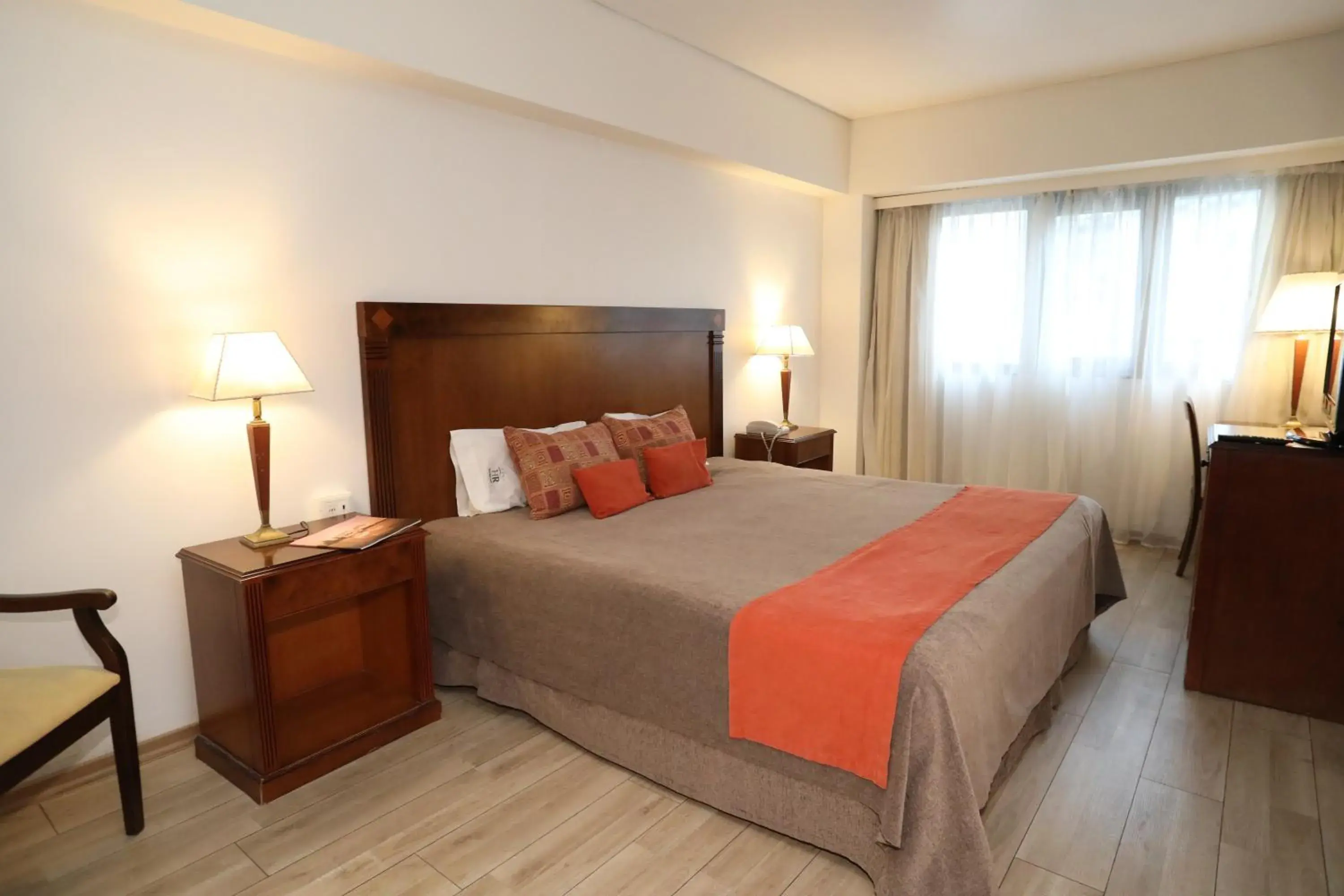 Photo of the whole room, Bed in HR Esmeralda Luxor Photo of the whole room, Bed in HR Esmeralda Luxor