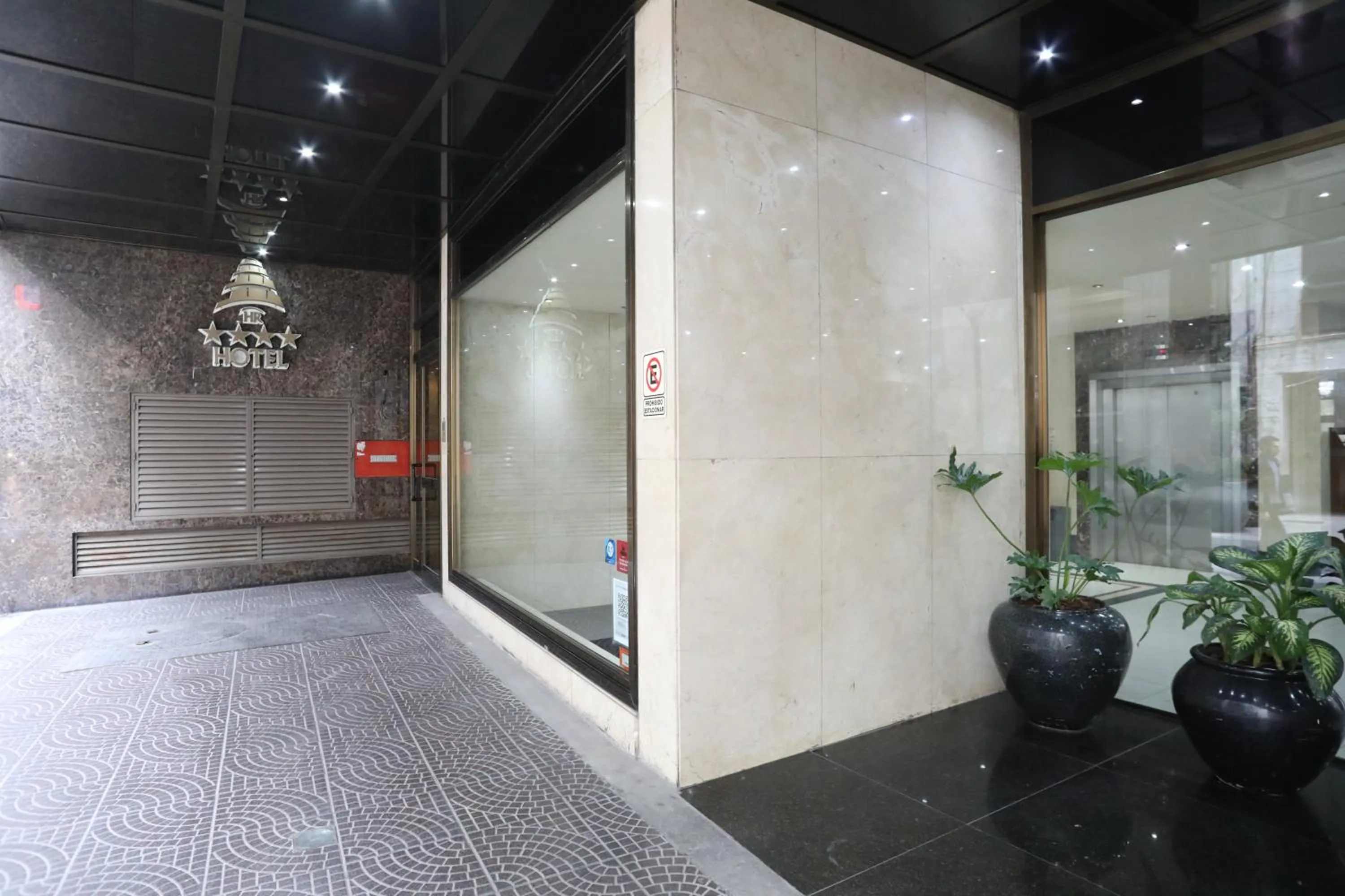 Facade/entrance in HR Esmeralda Luxor