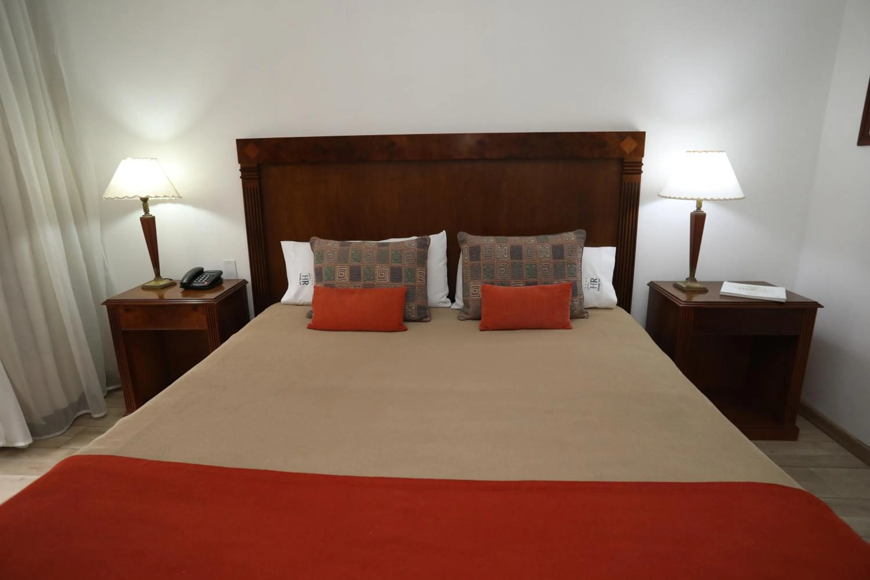 Bedroom, Bed in HR Esmeralda Luxor