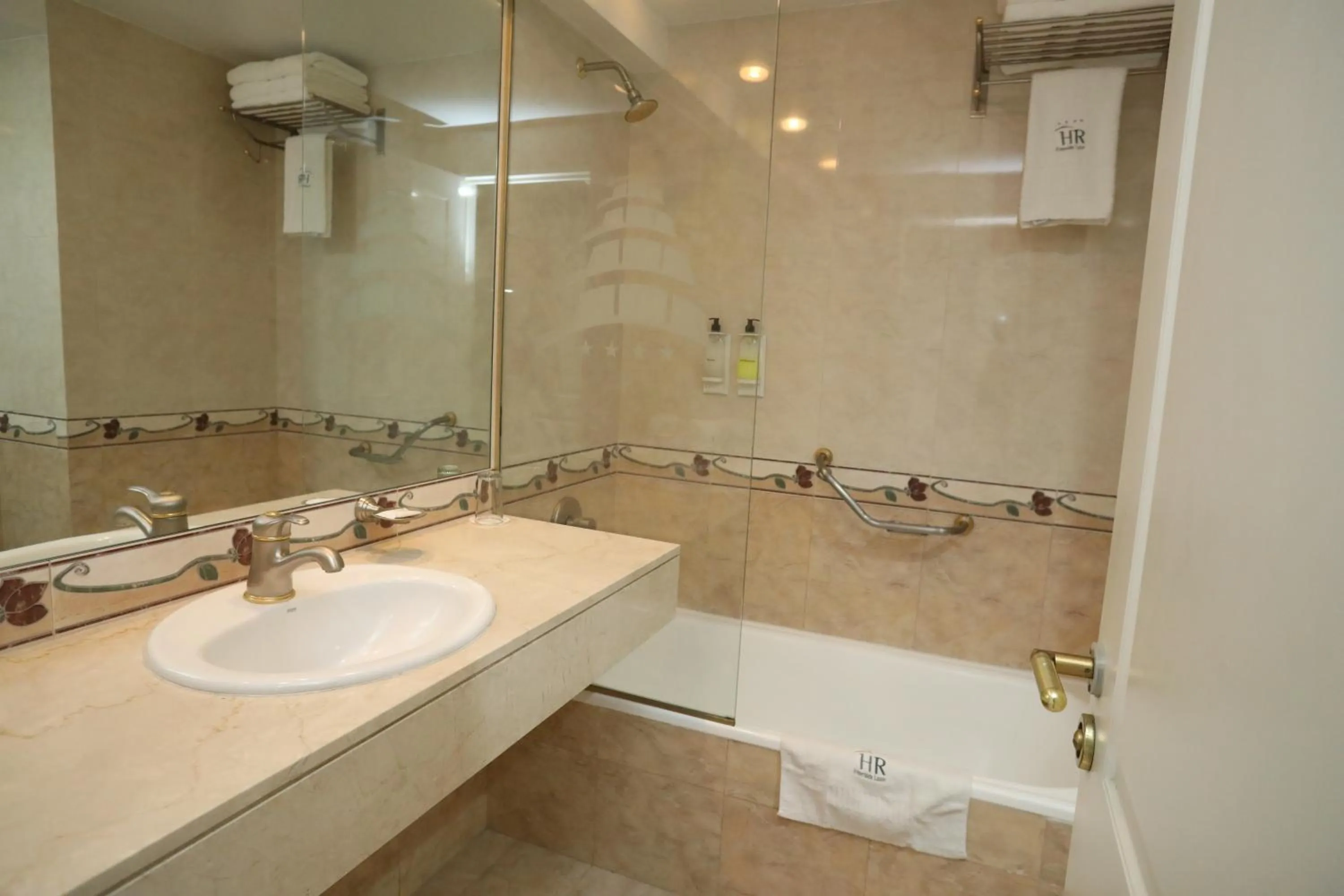 Bathroom in HR Esmeralda Luxor