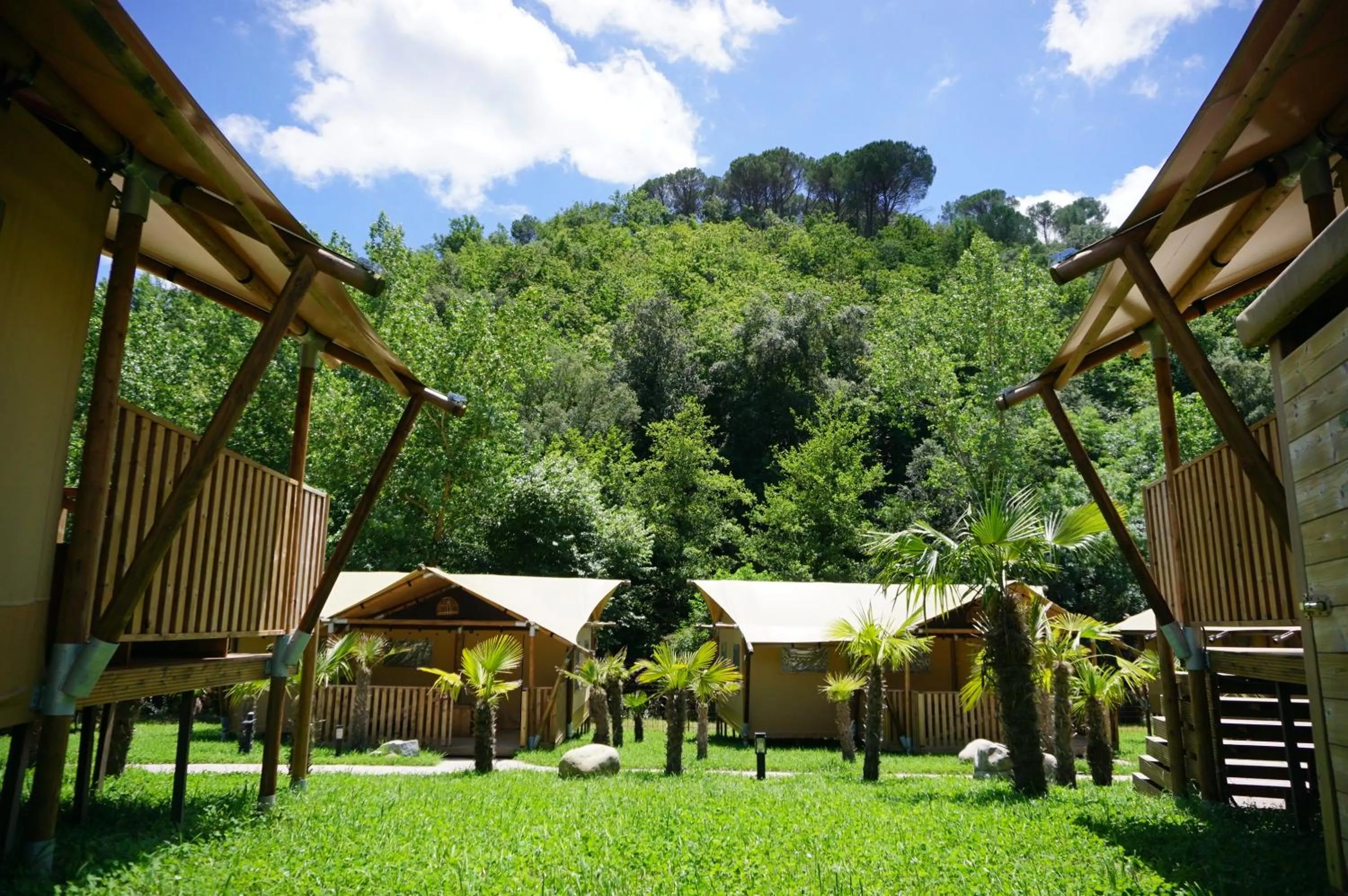 Garden in Glamping Can Bora Lodges