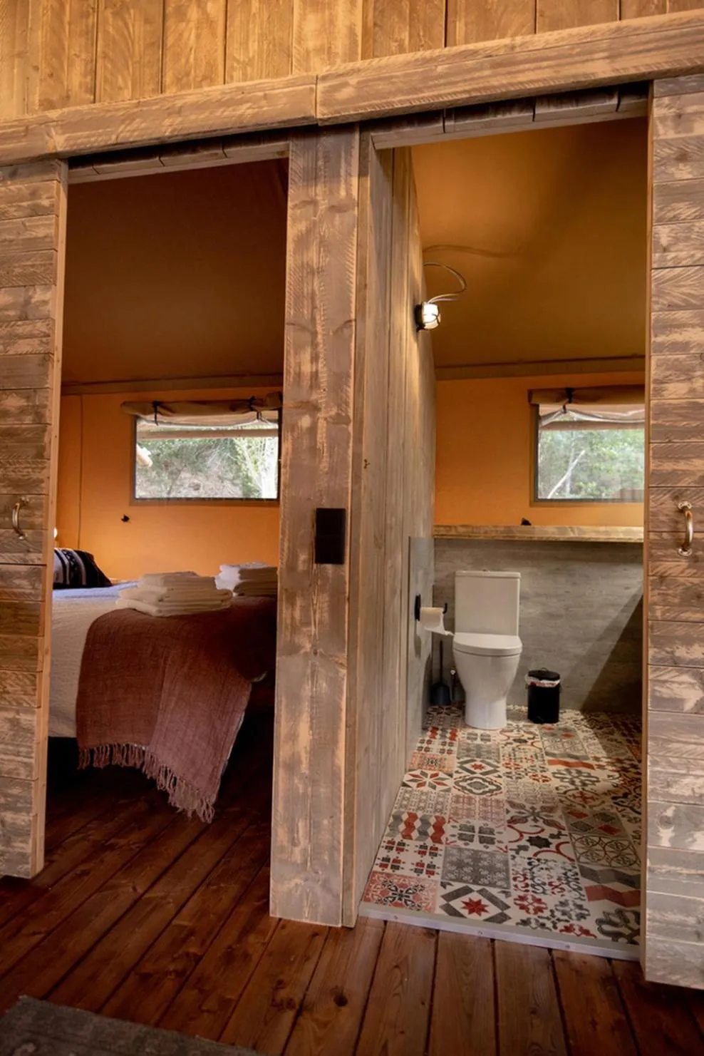 Bathroom, Bed in Glamping Can Bora Lodges