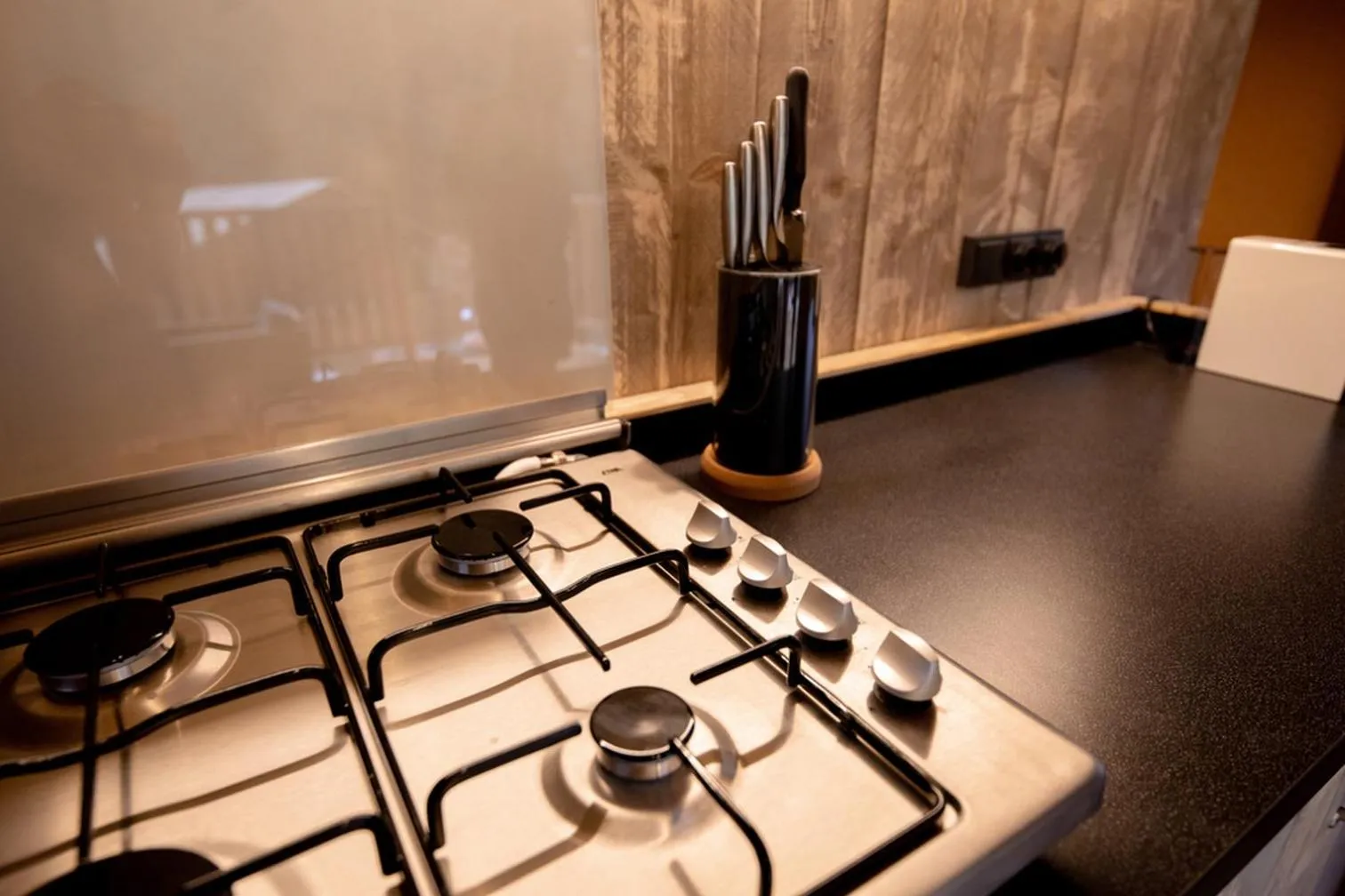 Kitchen or kitchenette in Glamping Can Bora Lodges