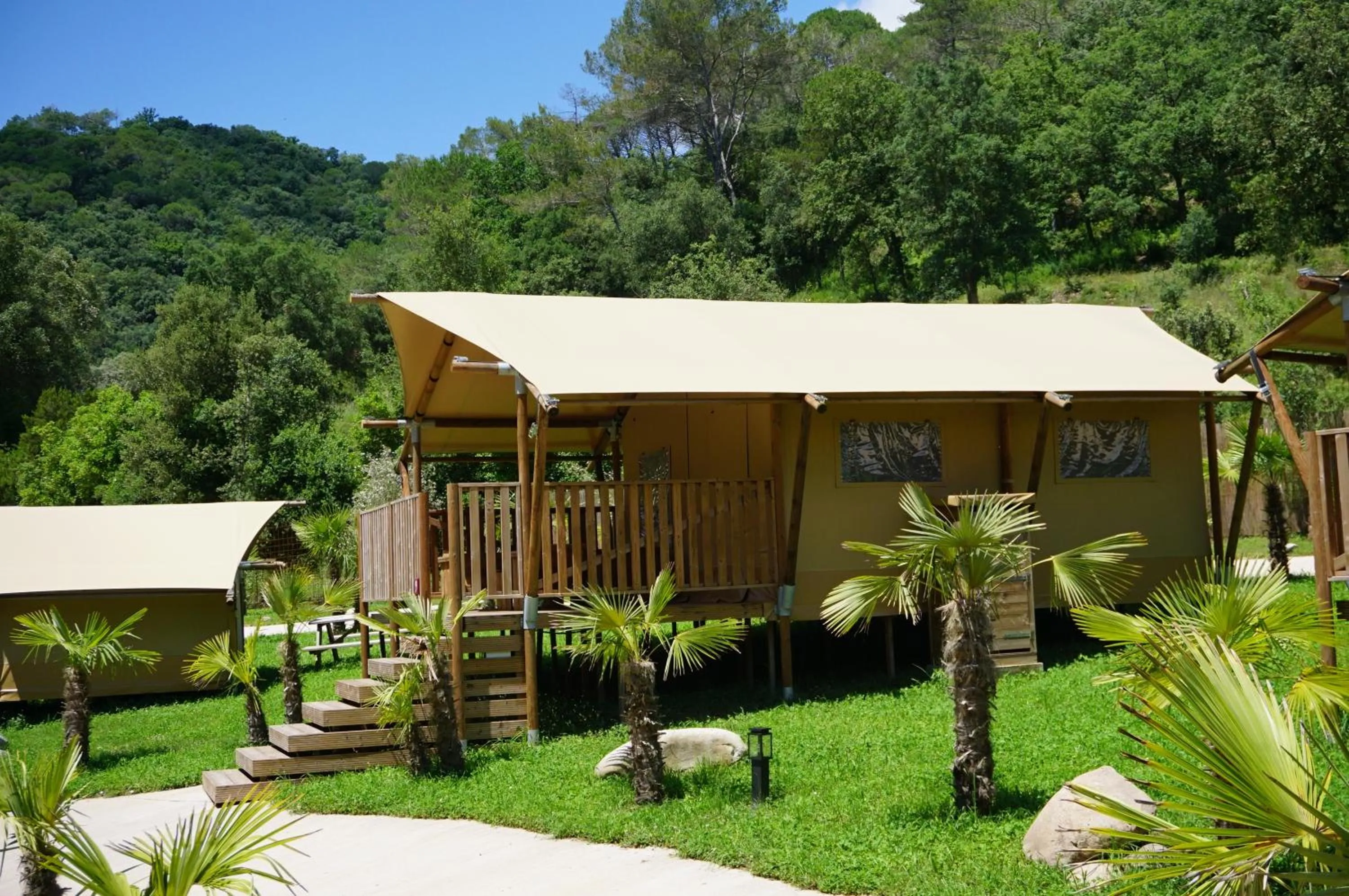 Garden in Glamping Can Bora Lodges
