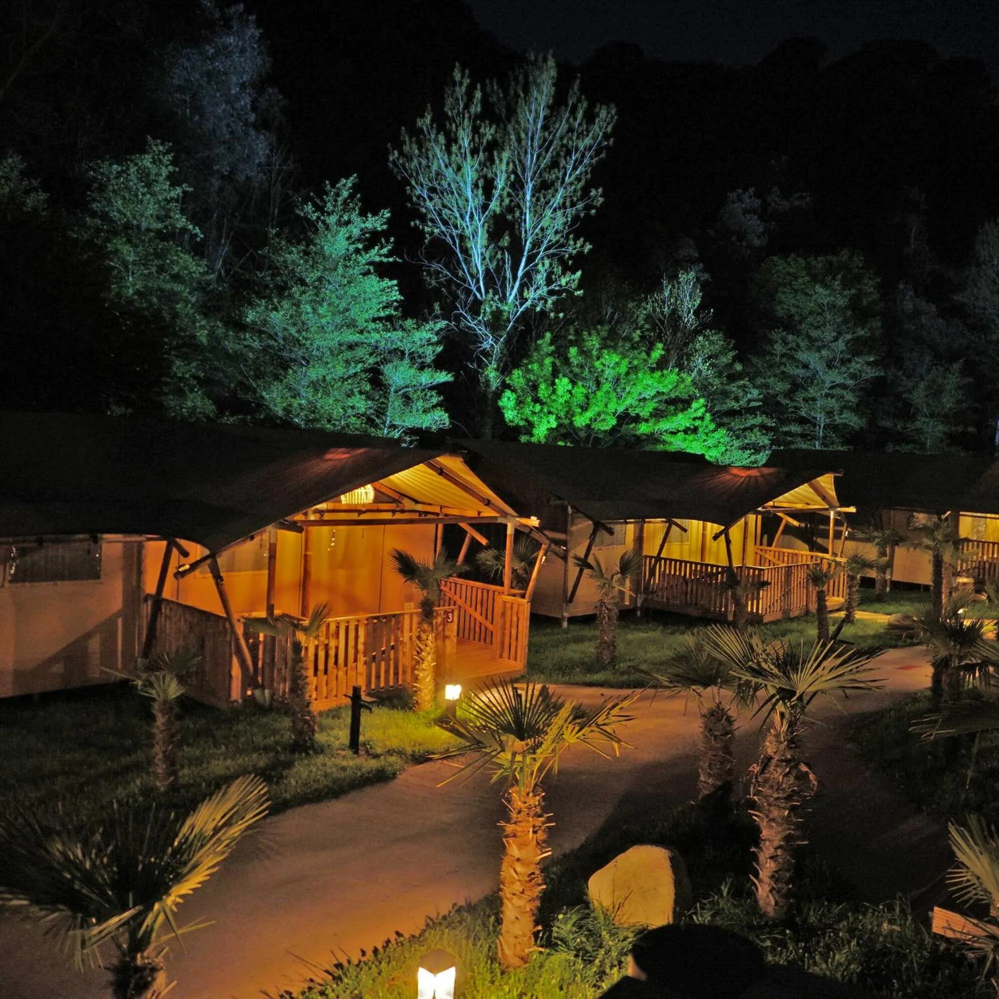 Night in Glamping Can Bora Lodges