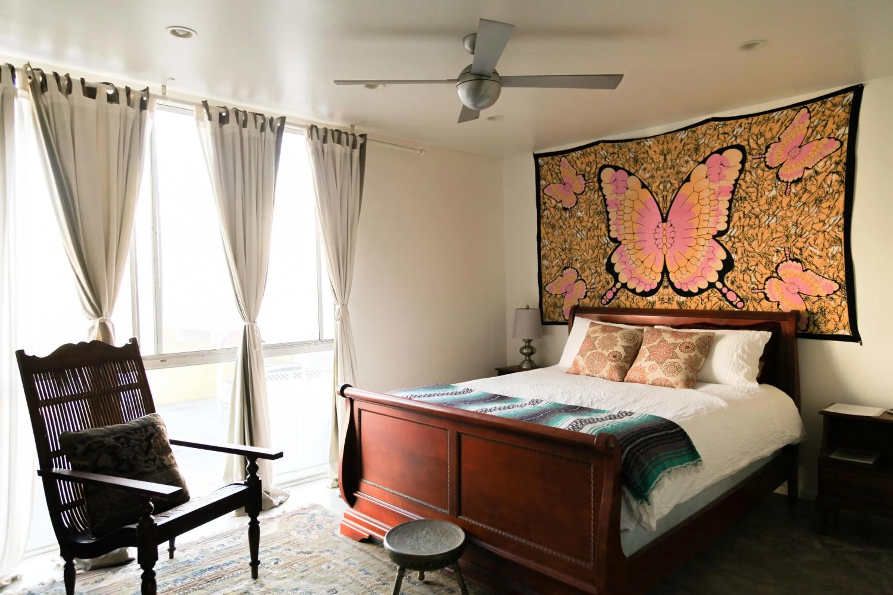 Bed in Ocean Front Vortex Female Hostel private rooms Free bikes