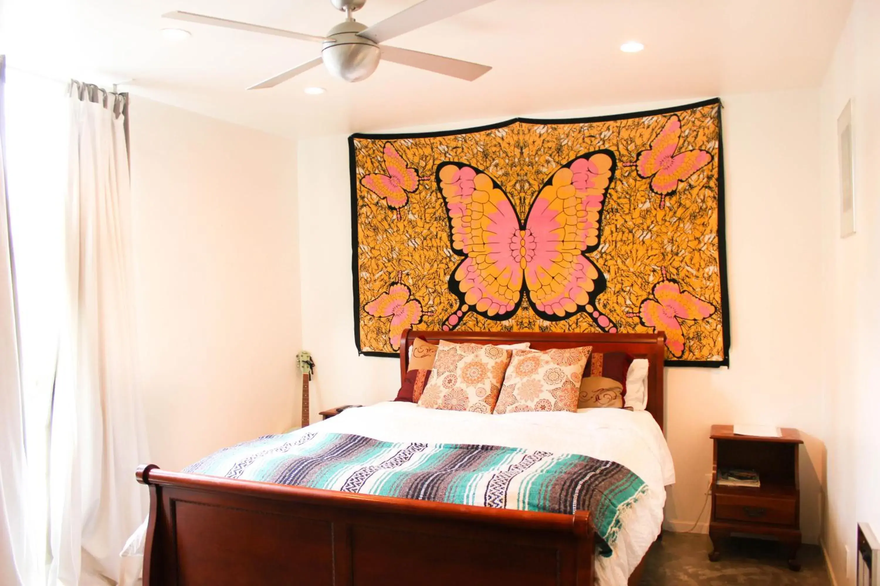 Ocean Front Vortex Female Hostel private rooms Free bikes Ocean Front Vortex Female Hostel private rooms Free bikes