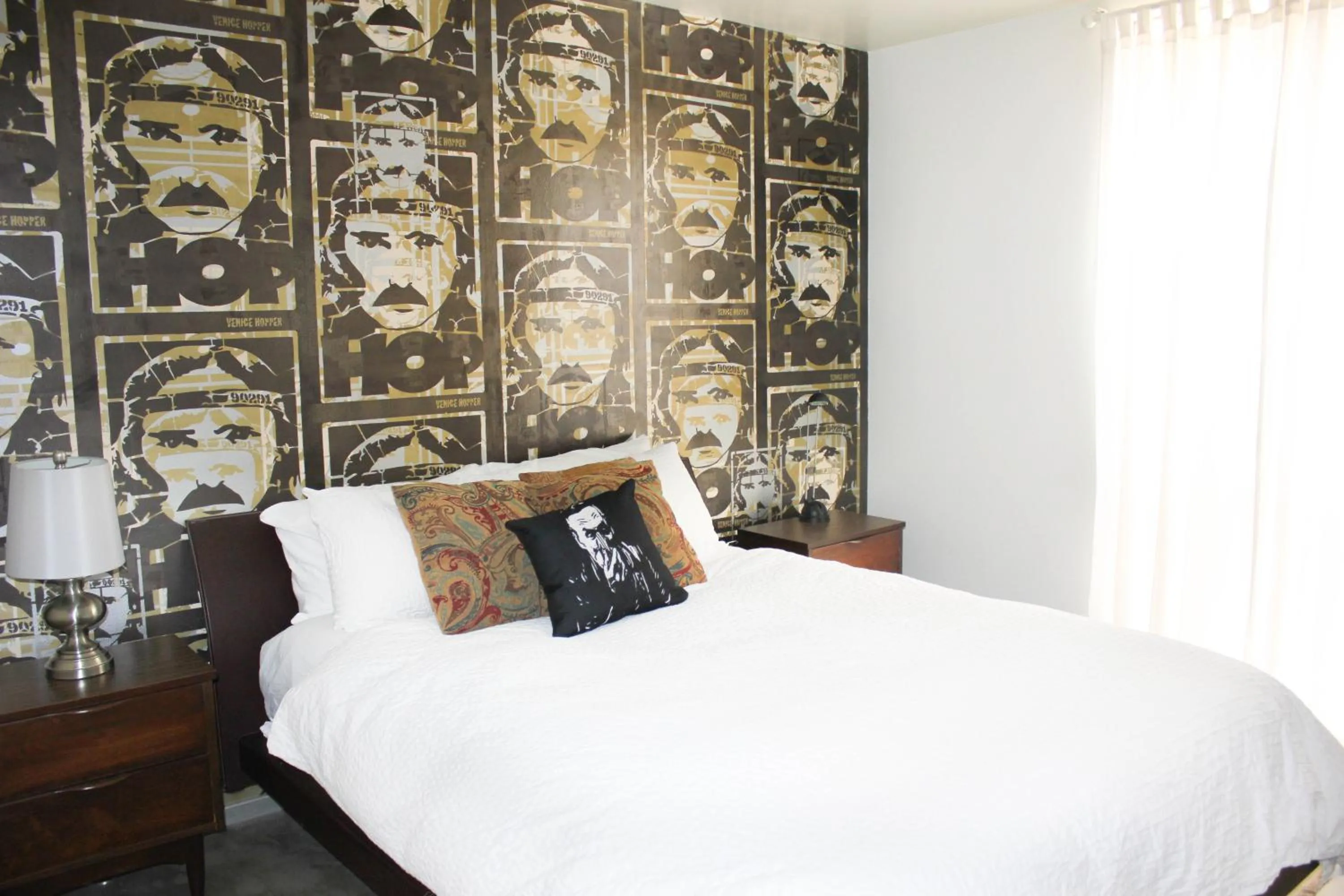 Bed in Ocean Front Vortex Female Hostel private rooms Free bikes
