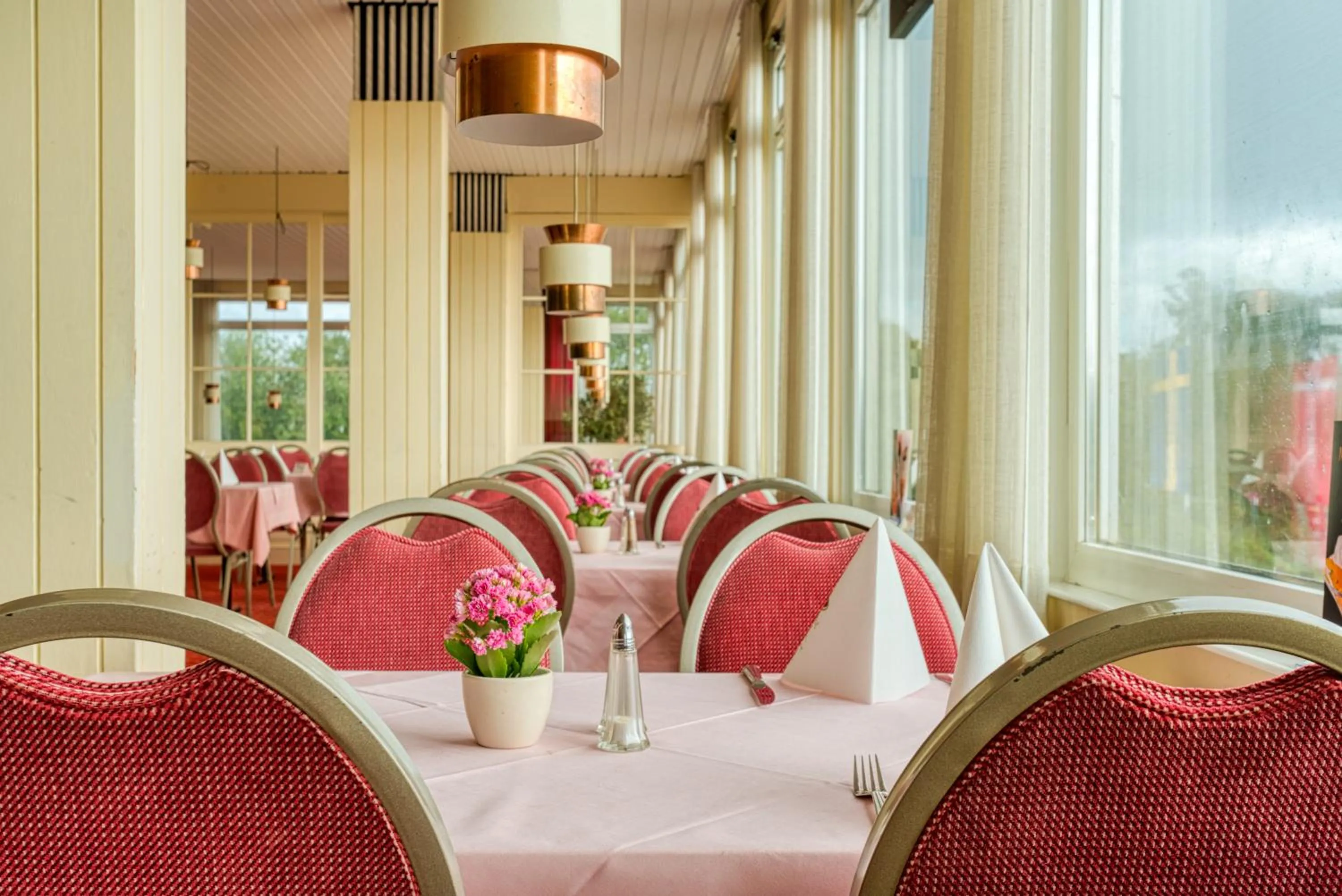 Restaurant/places to eat in FF&E Hotel Dania