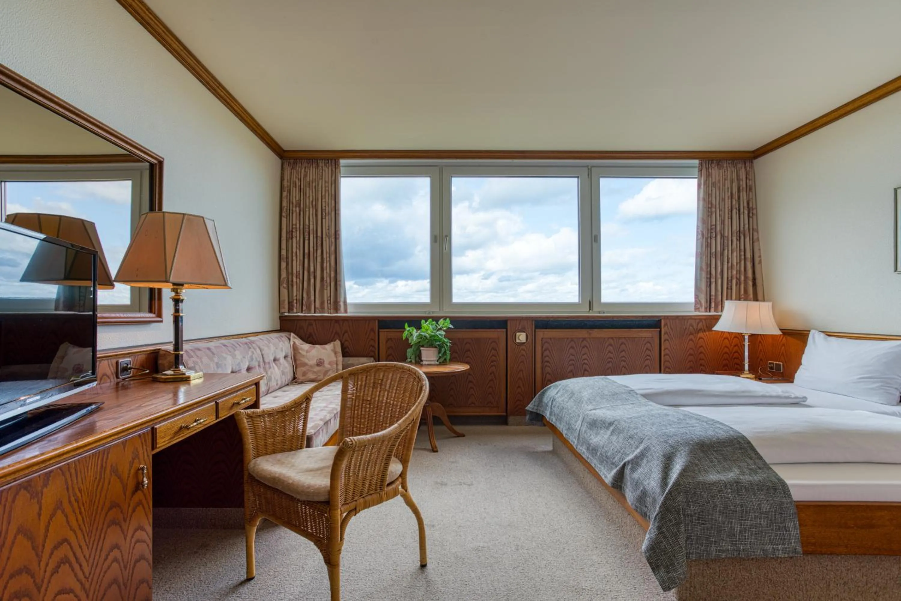 TV and multimedia, Bed in FF&E Hotel Dania