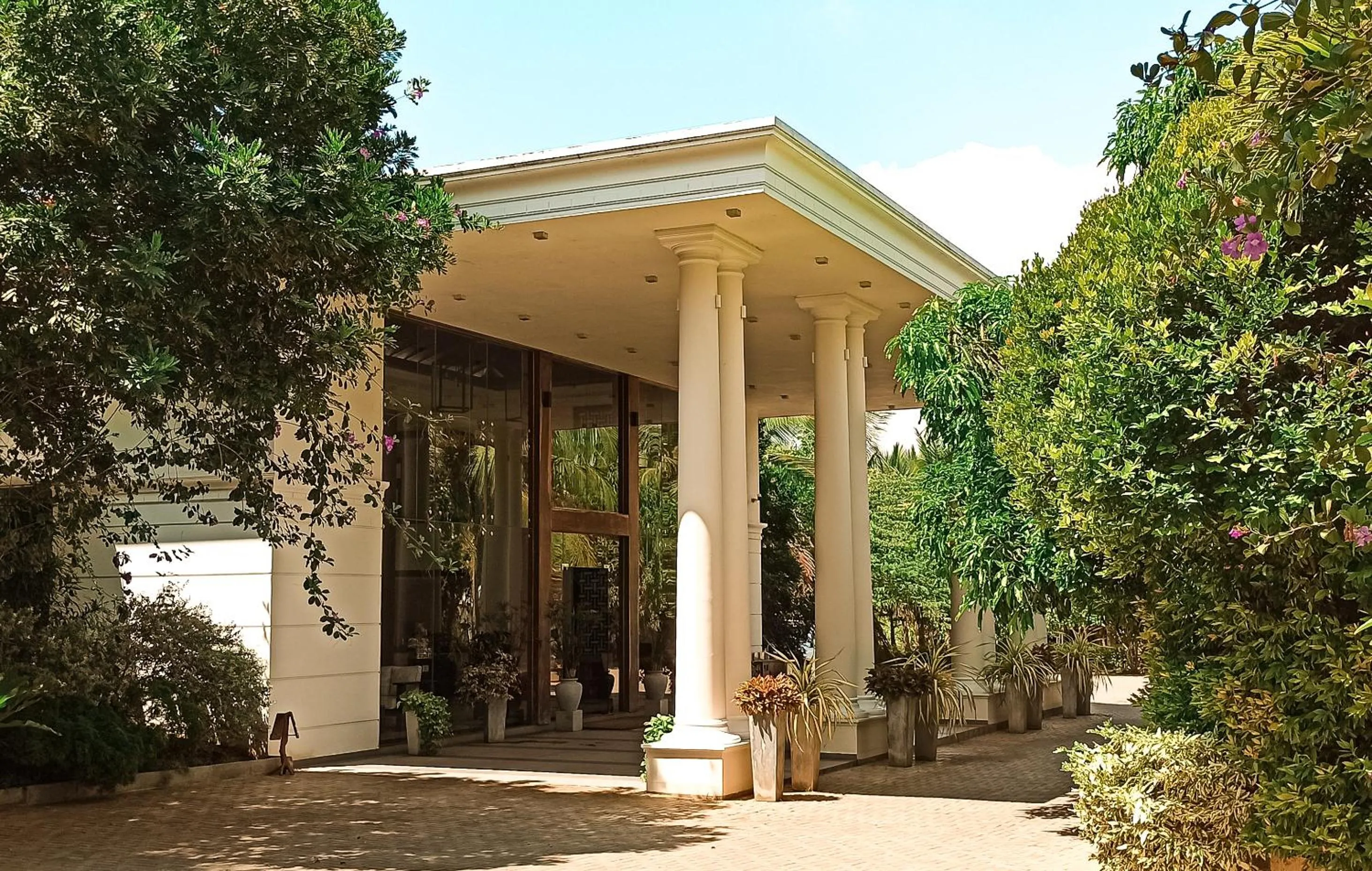 Property building in Lagoon Paradise Beach Resort