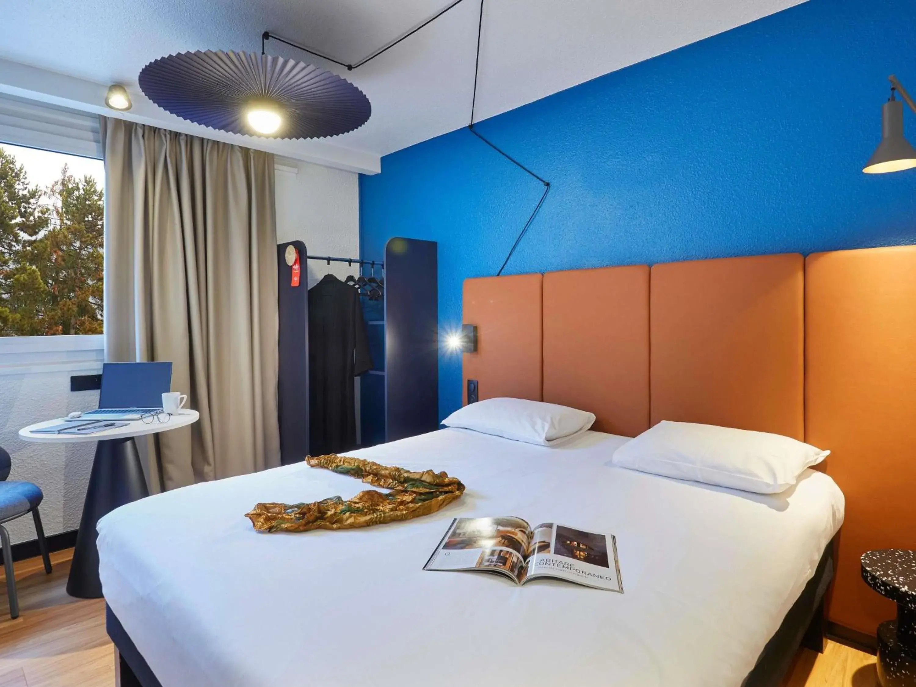 Bedroom, Bed in Ibis Sallanches Porte du MontBlanc Bedroom, Bed in Ibis Sallanches Porte du MontBlanc