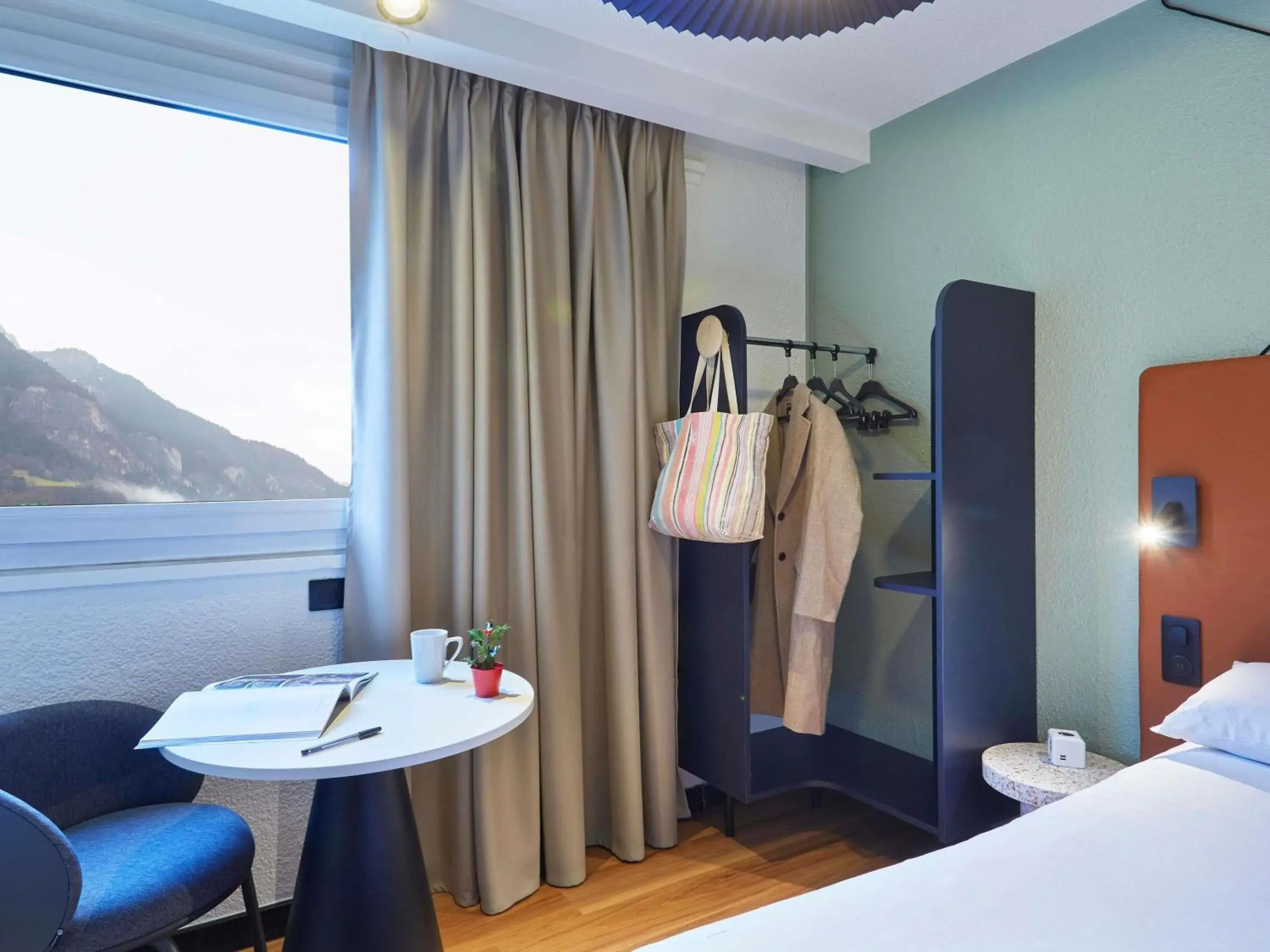 Bedroom, Bed in Ibis Sallanches Porte du MontBlanc Bedroom, Bed in Ibis Sallanches Porte du MontBlanc