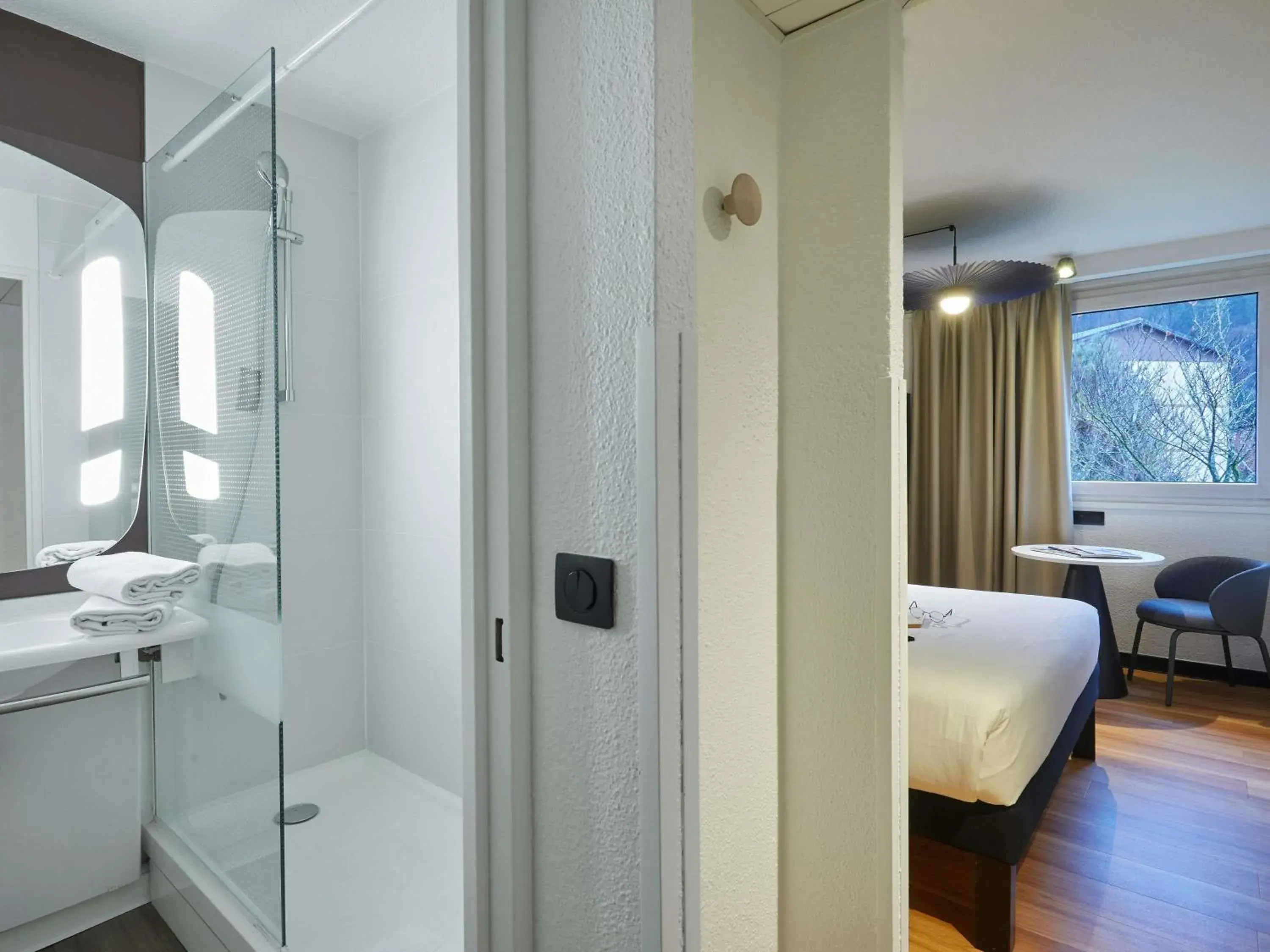 Bed in Ibis Sallanches Porte du MontBlanc Bed in Ibis Sallanches Porte du MontBlanc