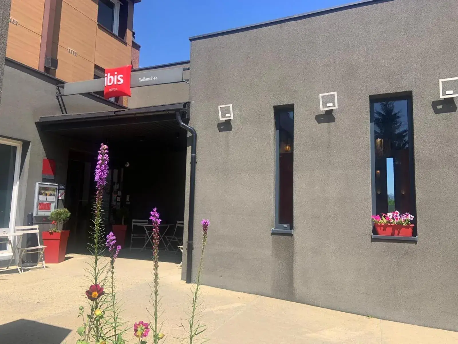 Property building in Ibis Sallanches Porte du MontBlanc Property building in Ibis Sallanches Porte du MontBlanc