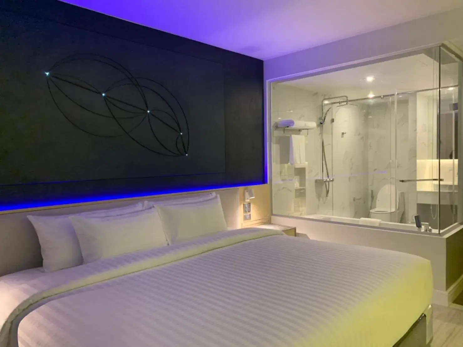Bed in Pattaya Discovery Beach Hotel - SHA Extra Plus Bed in Pattaya Discovery Beach Hotel - SHA Extra Plus