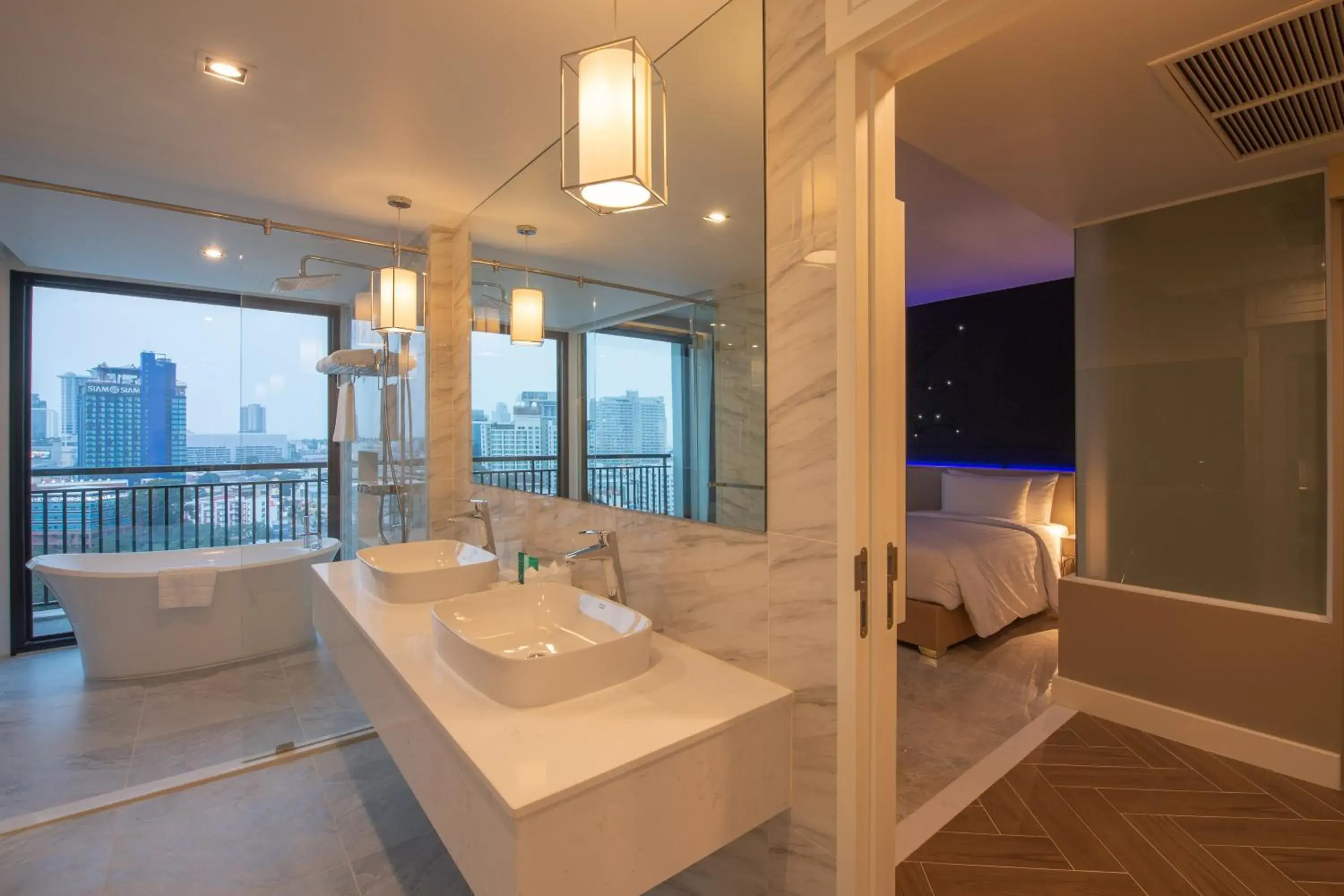 Bathroom in Pattaya Discovery Beach Hotel - SHA Extra Plus Bathroom in Pattaya Discovery Beach Hotel - SHA Extra Plus