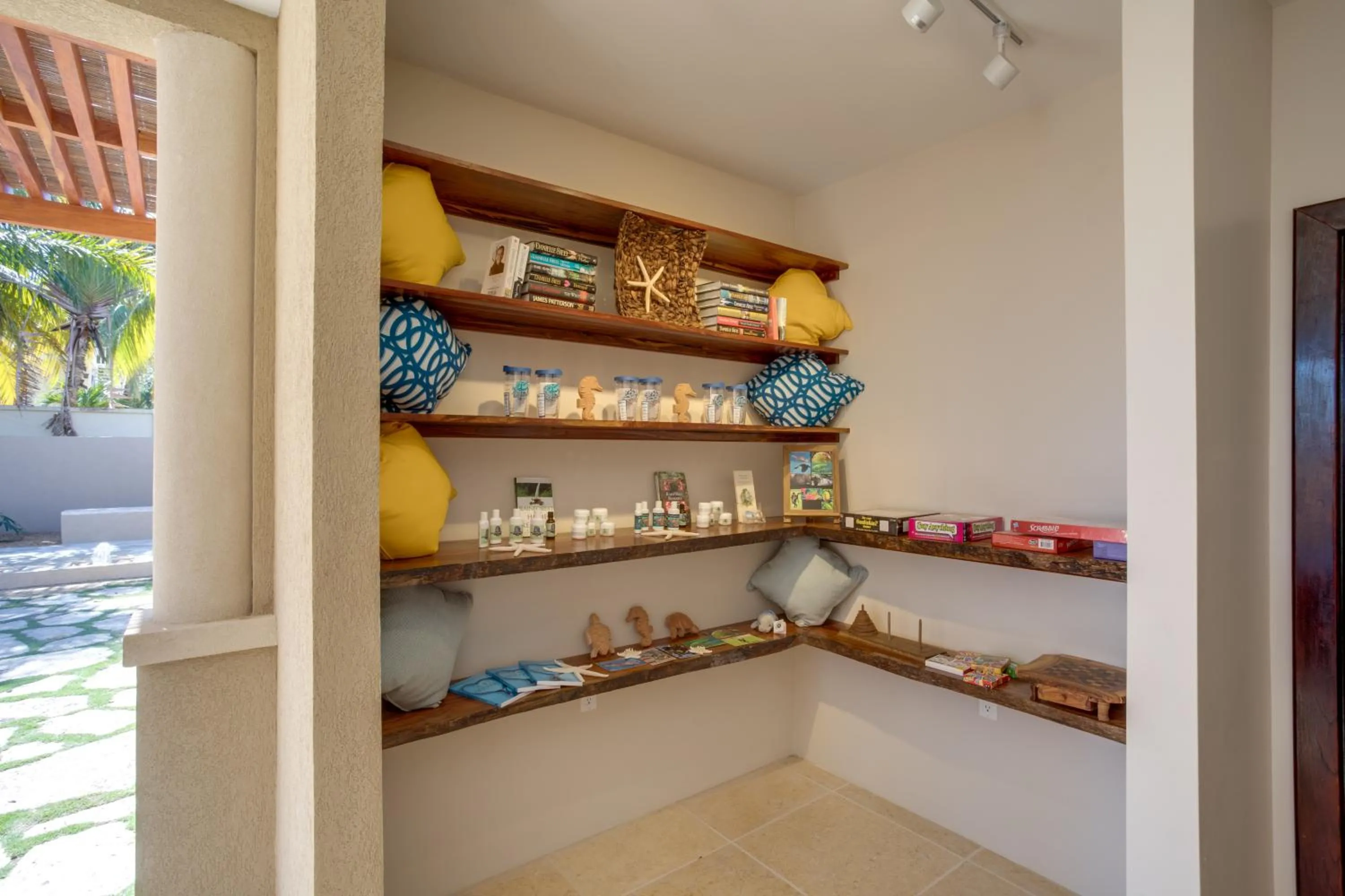 On-site shops in Sirenian Bay Resort -Villas & All Inclusive Bungalows