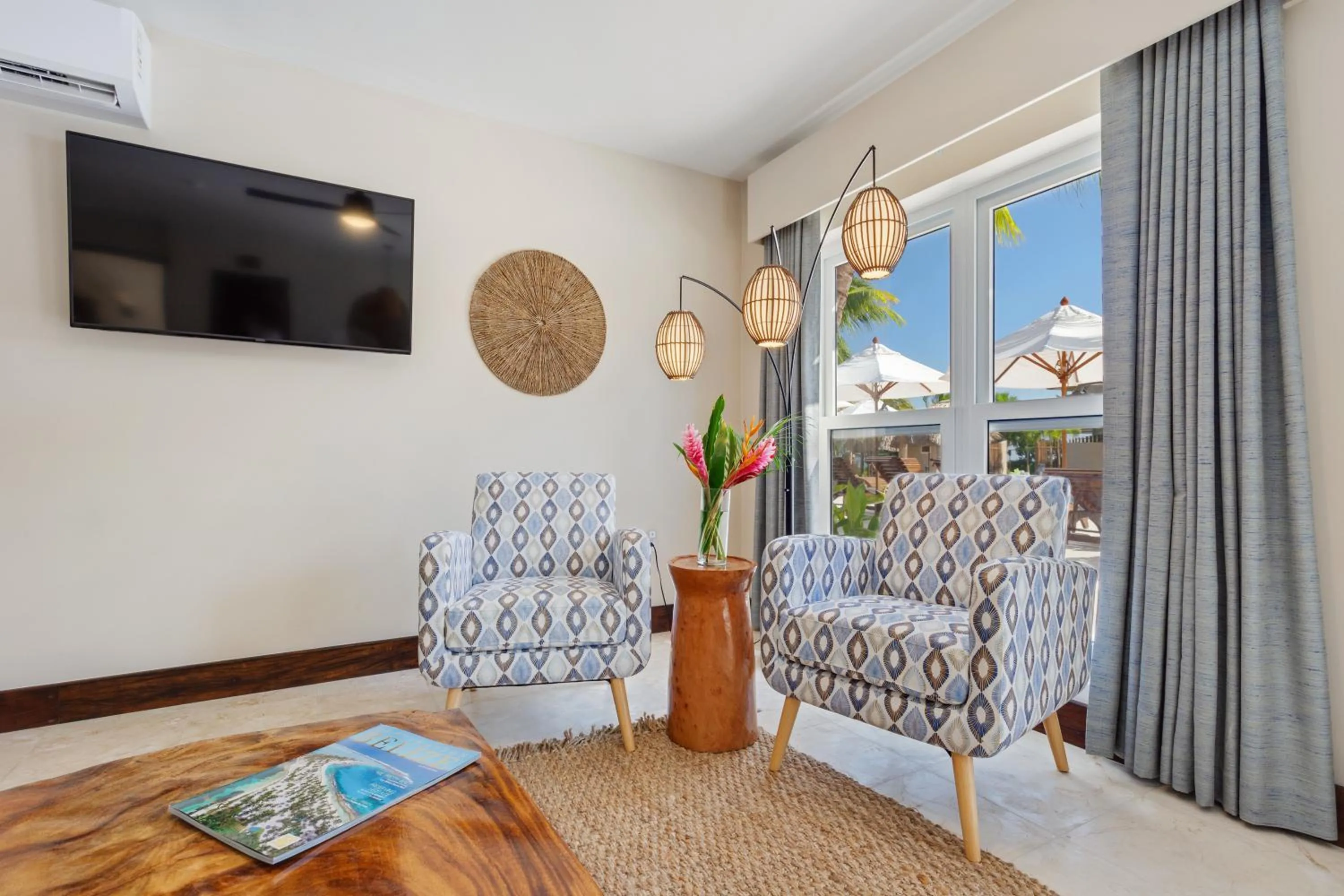 TV and multimedia in Sirenian Bay Resort -Villas & All Inclusive Bungalows