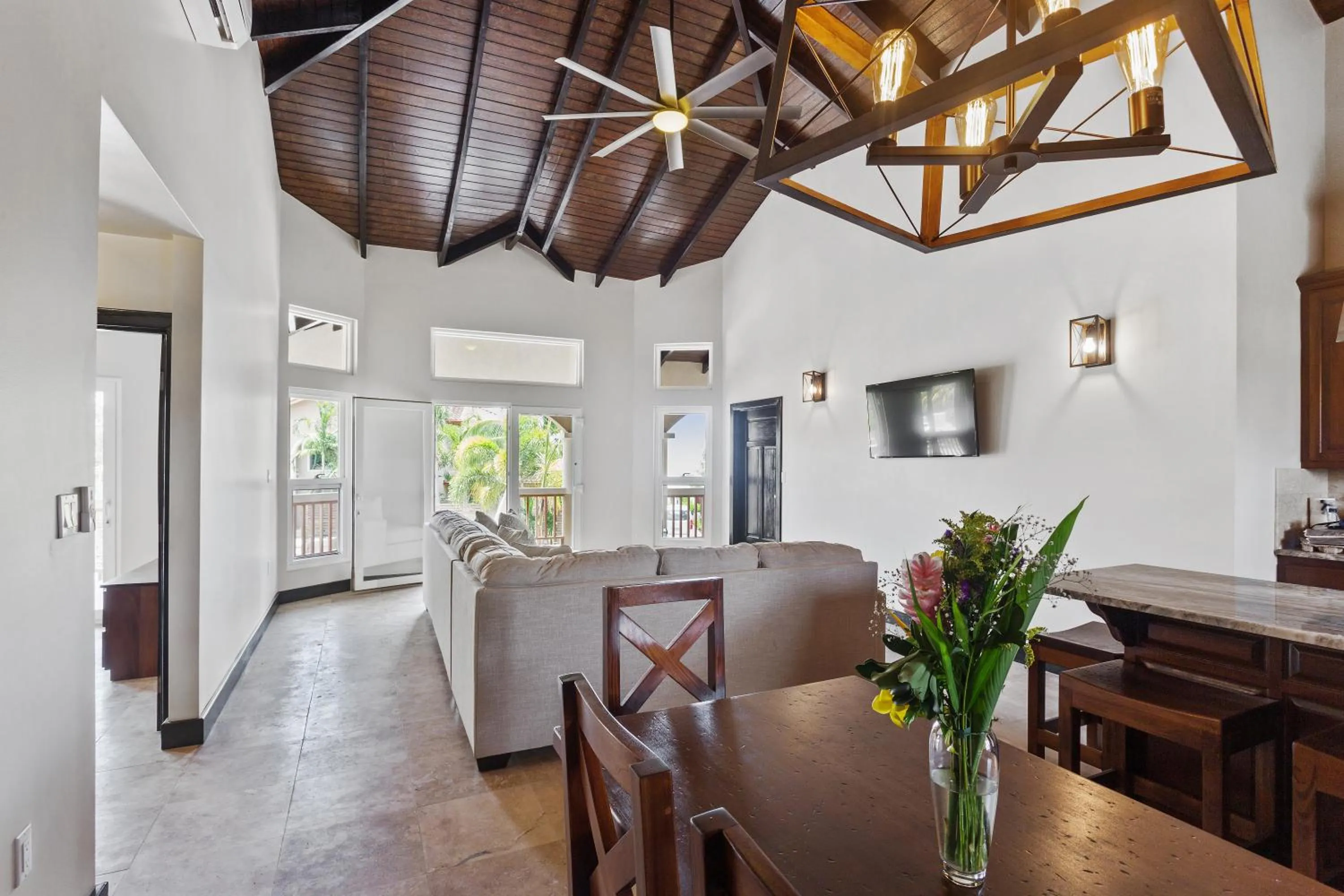 Dining area in Sirenian Bay Resort -Villas & All Inclusive Bungalows
