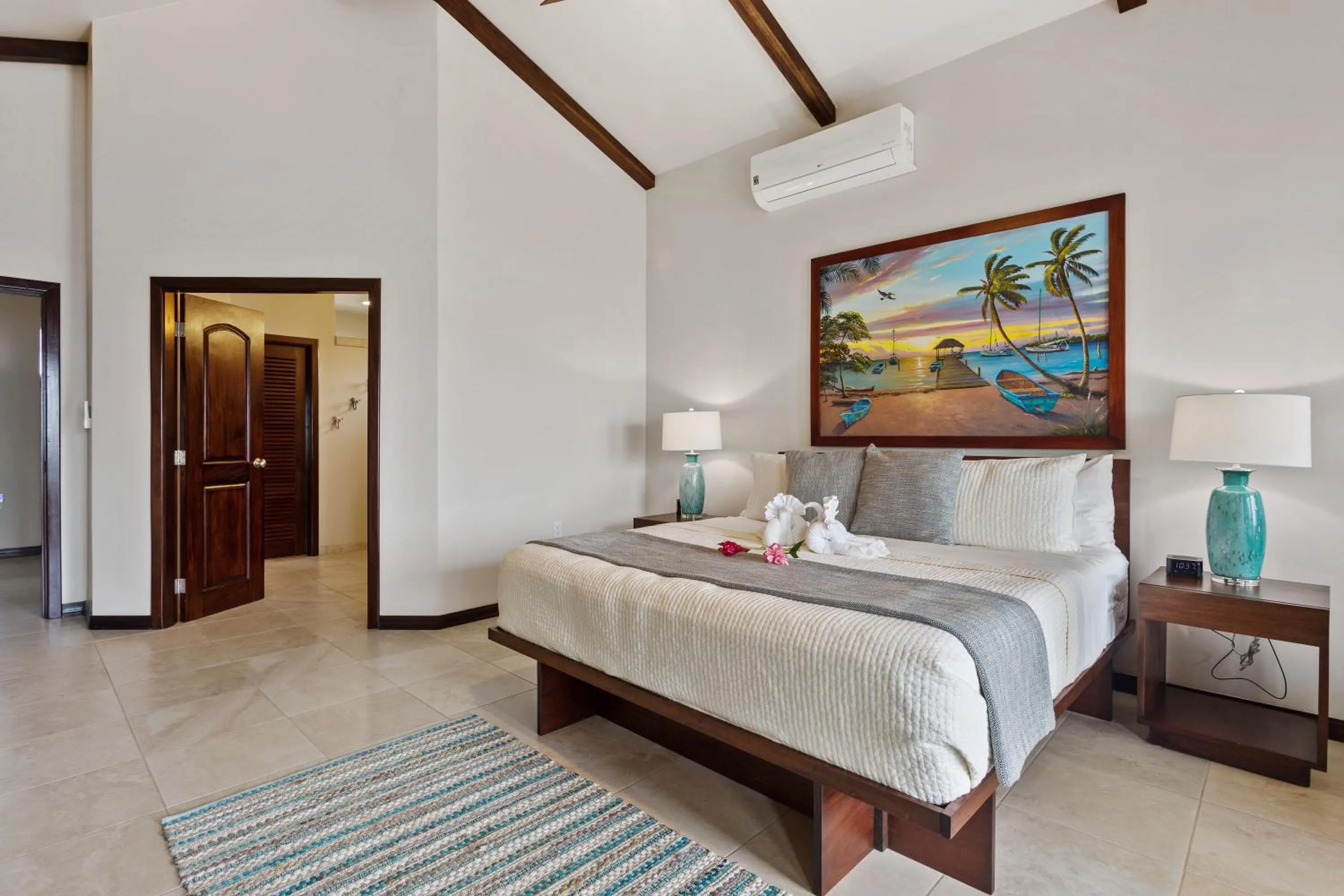 Bathroom, Bed in Sirenian Bay Resort -Villas & All Inclusive Bungalows