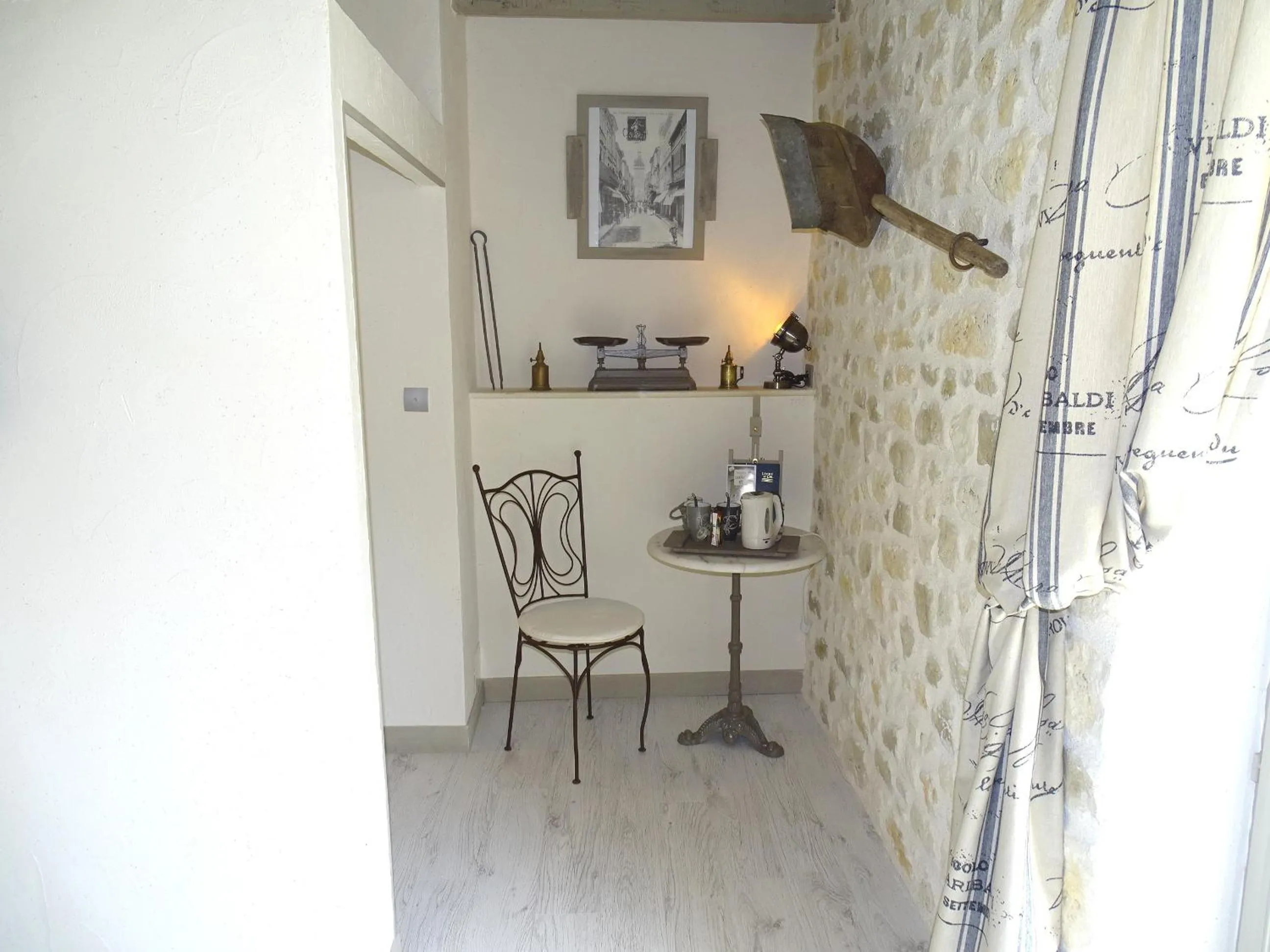 Decorative detail in Chambres d'Hôtes Domaine de Beunes