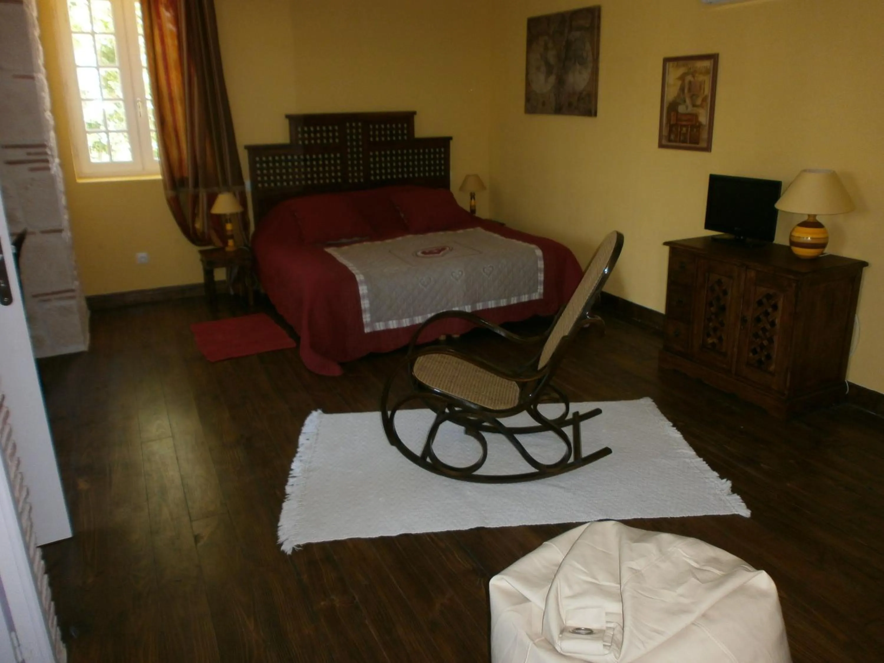 Bed in Chambres d'Hôtes Domaine de Beunes