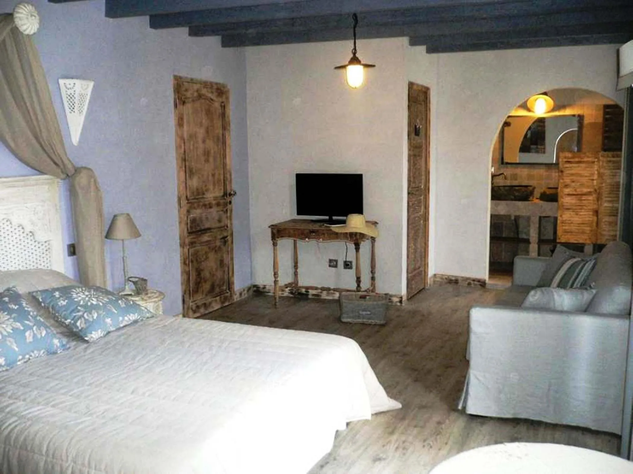 Photo of the whole room, Bed in Chambres d'Hôtes Domaine de Beunes