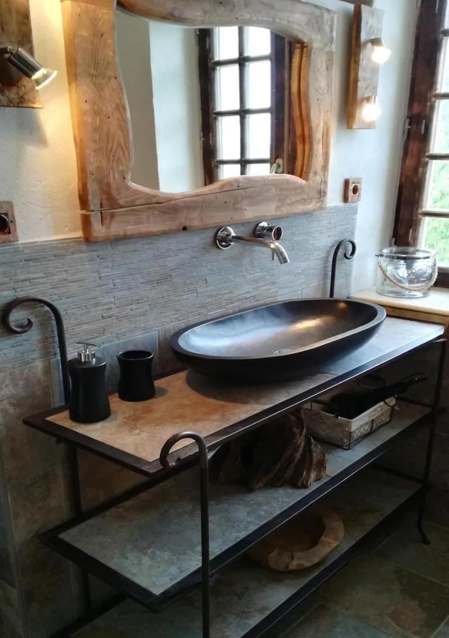 Decorative detail in Chambres d'Hôtes Domaine de Beunes