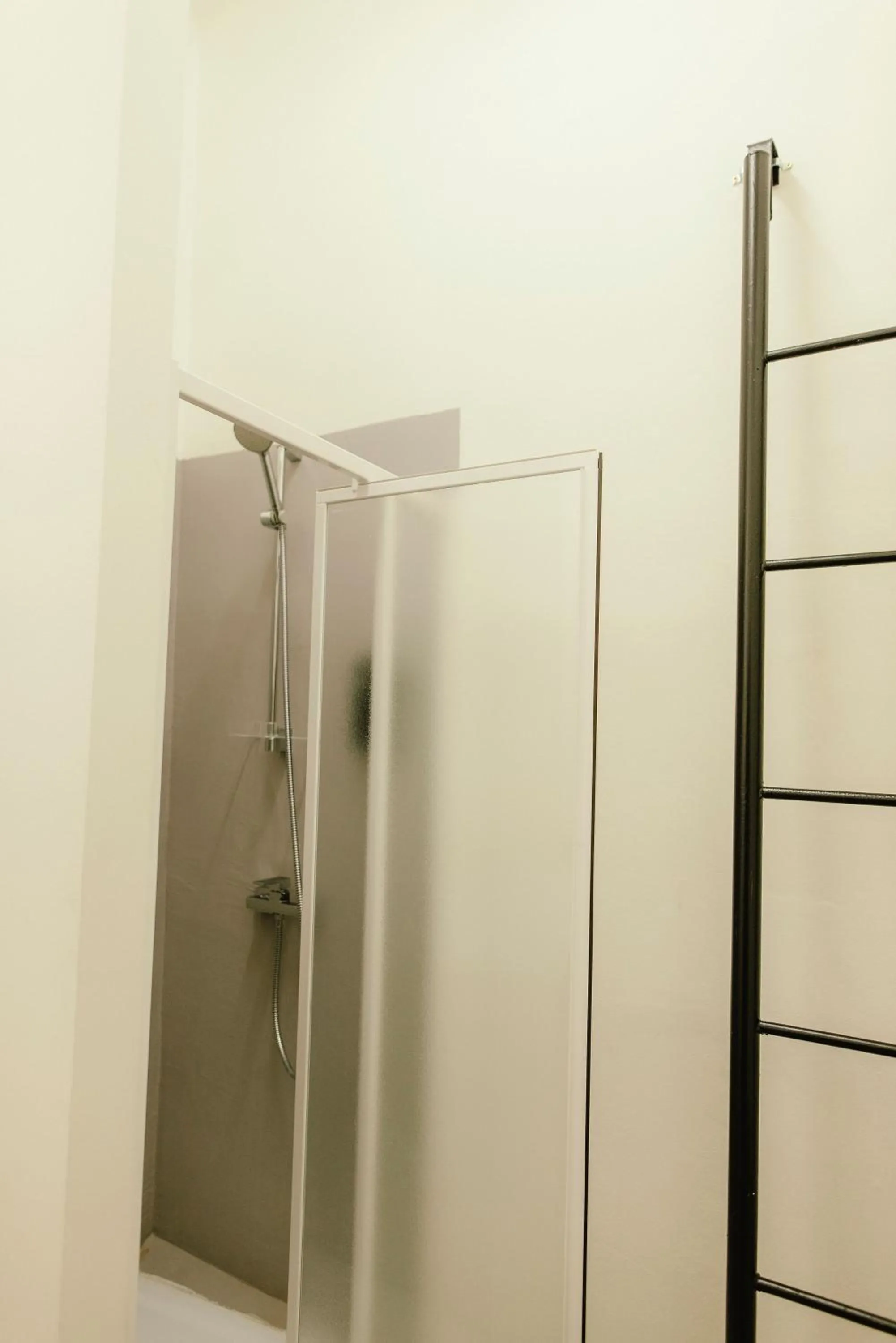 Shower in Wake Up Wellness Hostel