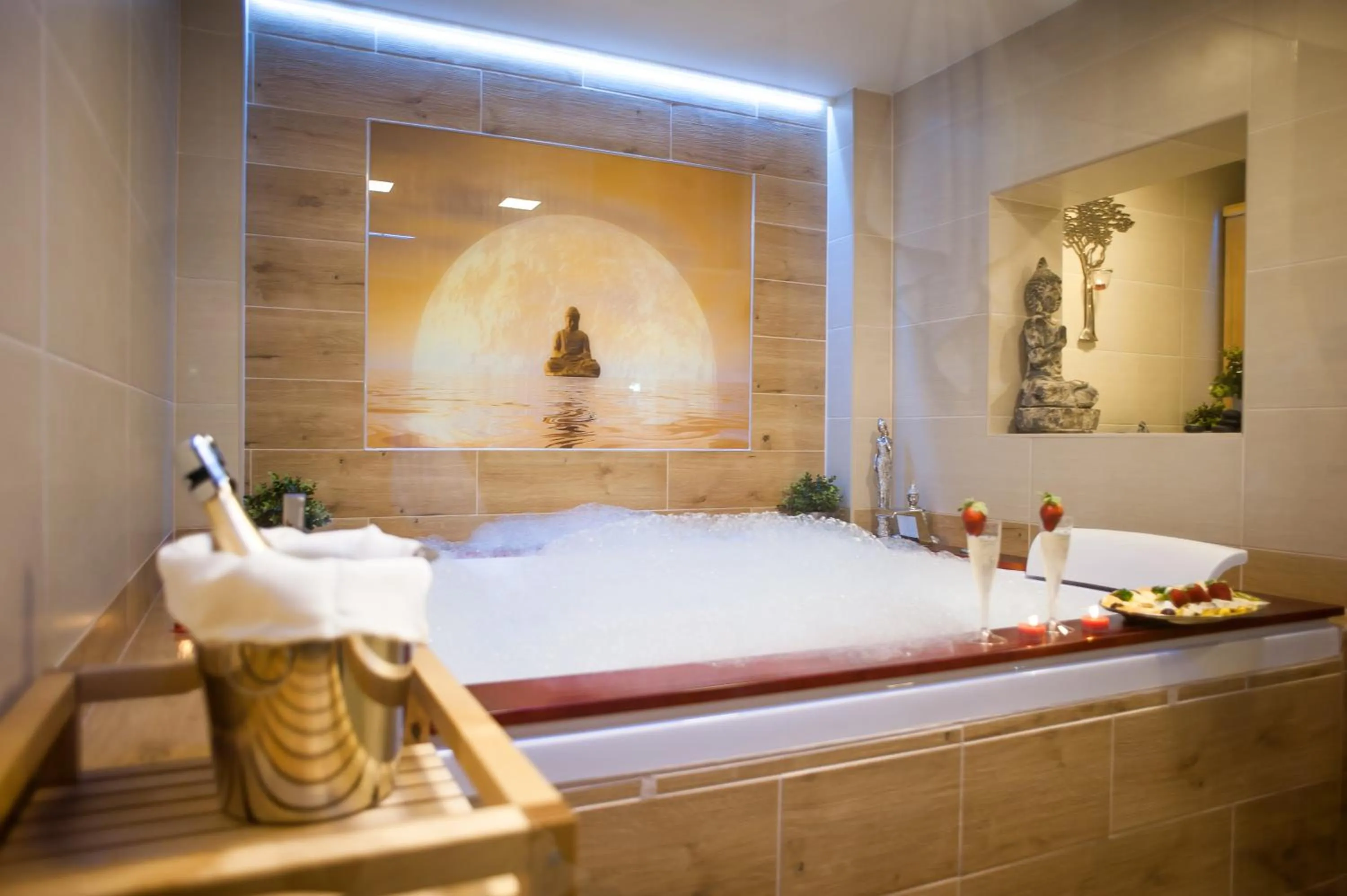 Hot Tub in Hotel Tommy Wellness & Spa