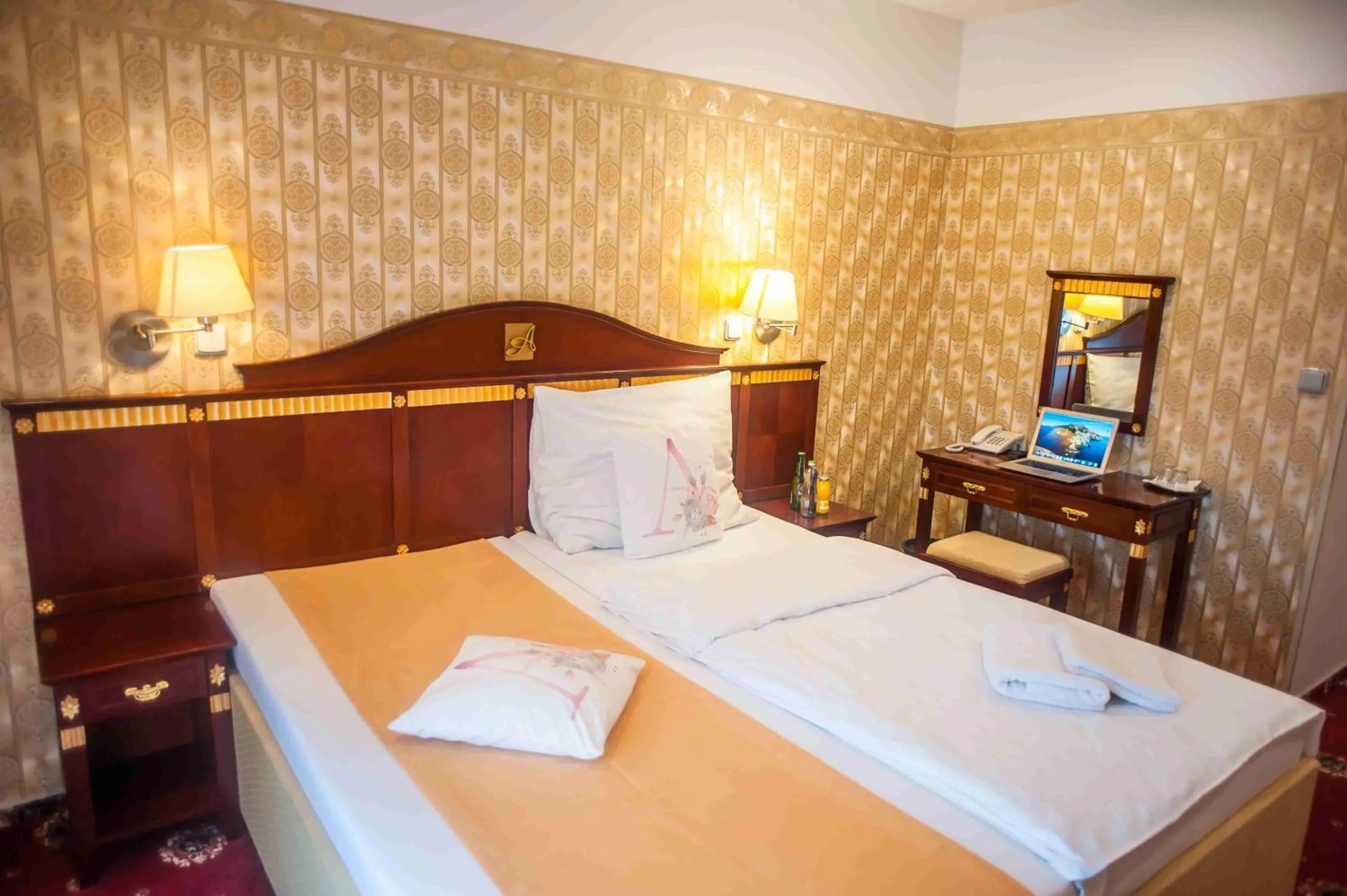 Photo of the whole room, Bed in Hotel Tommy Wellness & Spa