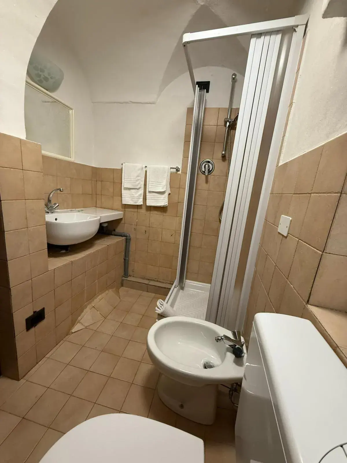 Shower in Sakura Inn Sanremo Shower in Sakura Inn Sanremo