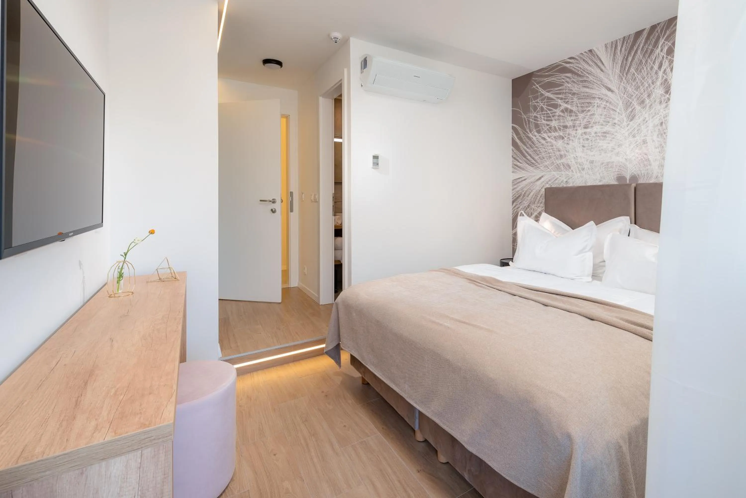 Photo of the whole room, Bed in Skaline Luxury rooms Split