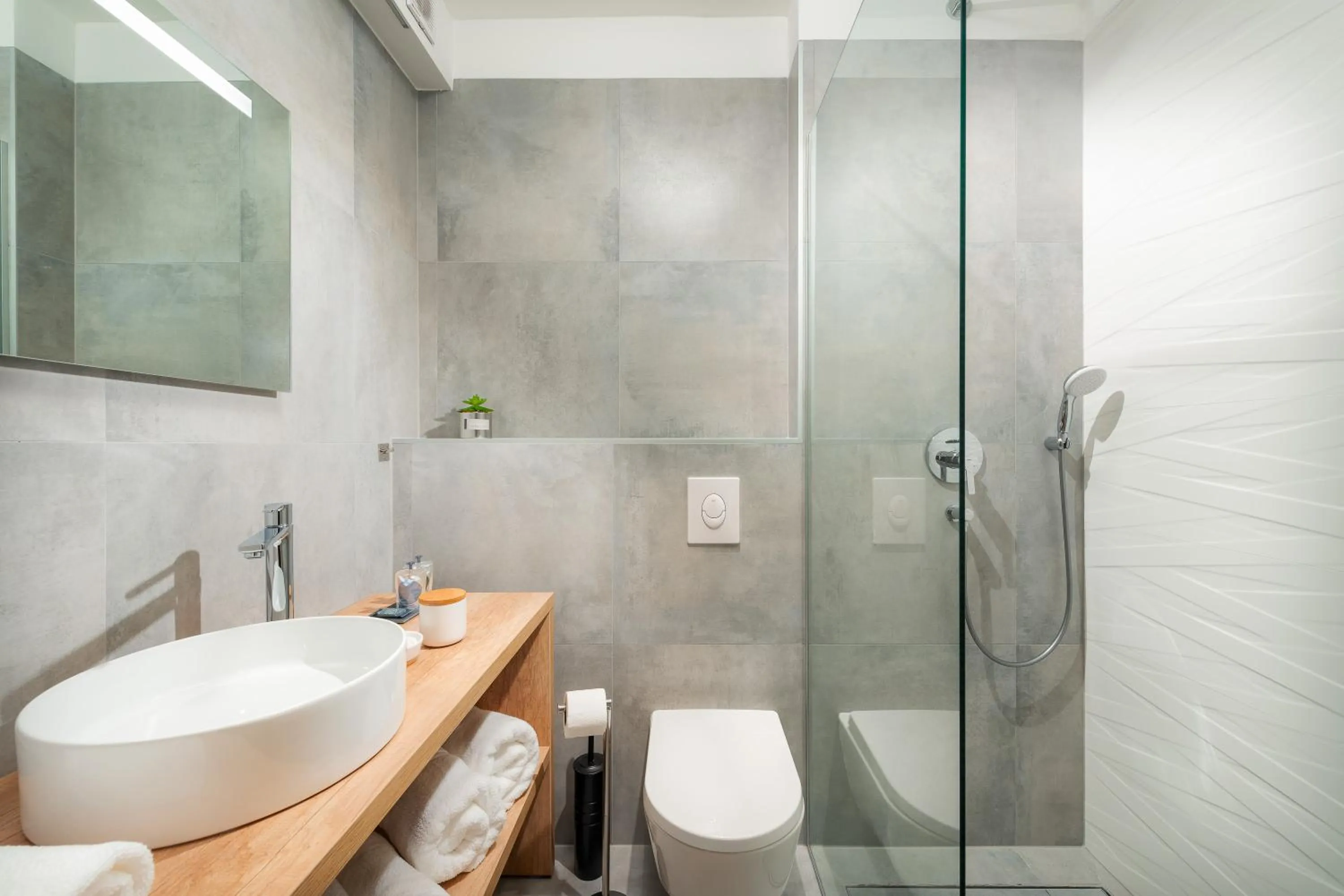Shower in Skaline Luxury rooms Split