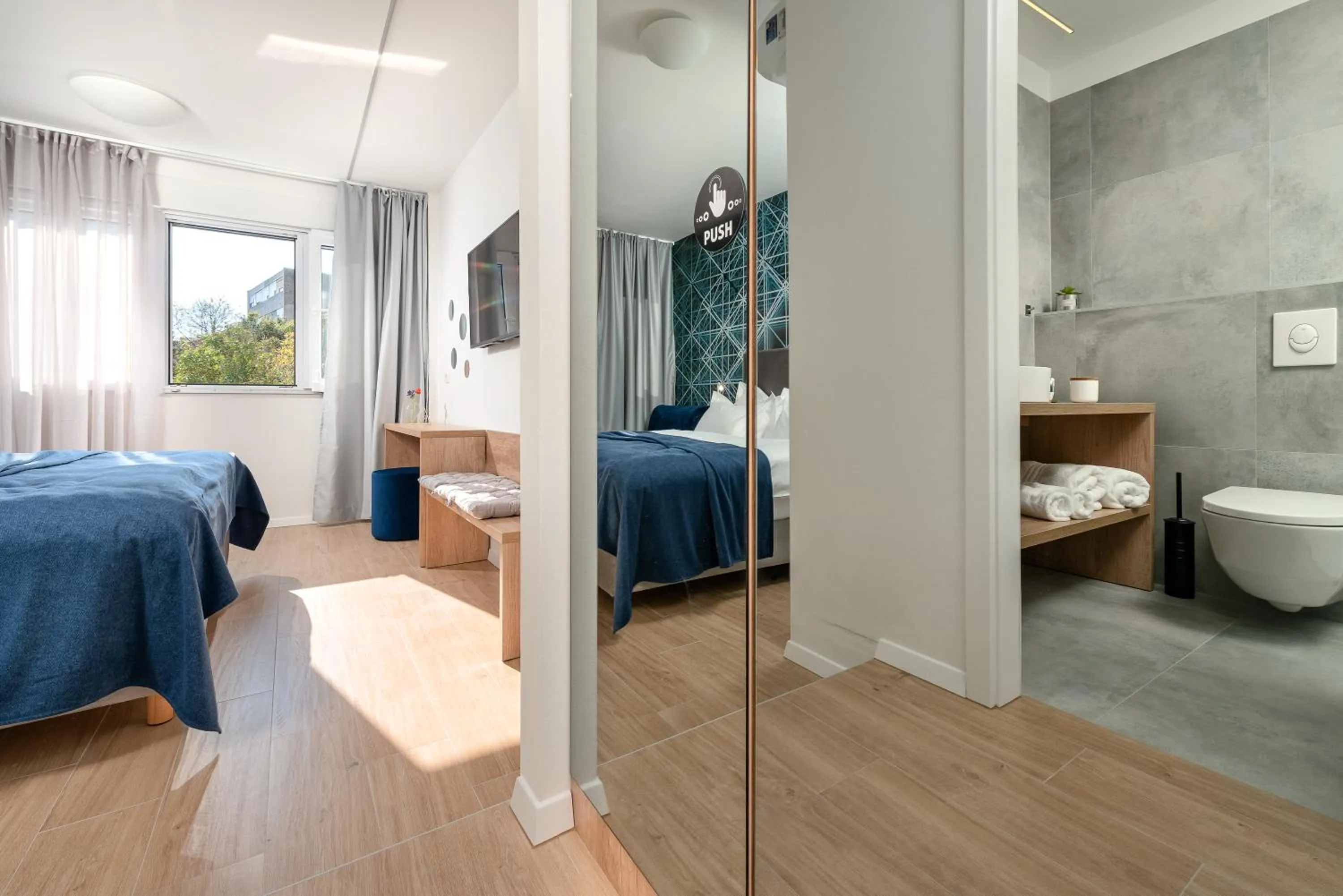 TV and multimedia, Bed in Skaline Luxury rooms Split