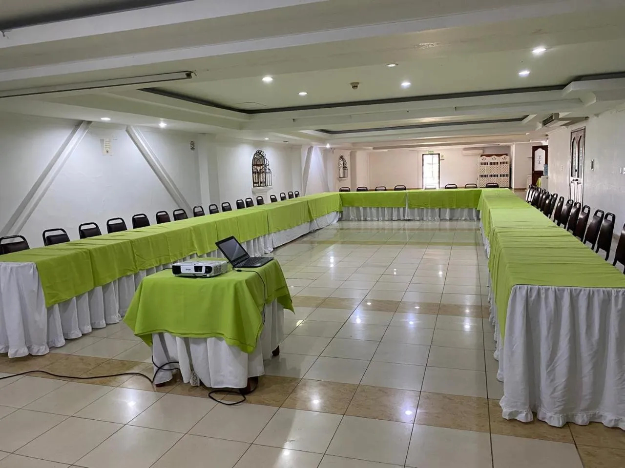 Business facilities in TAMA Hotel Granada Real Cali