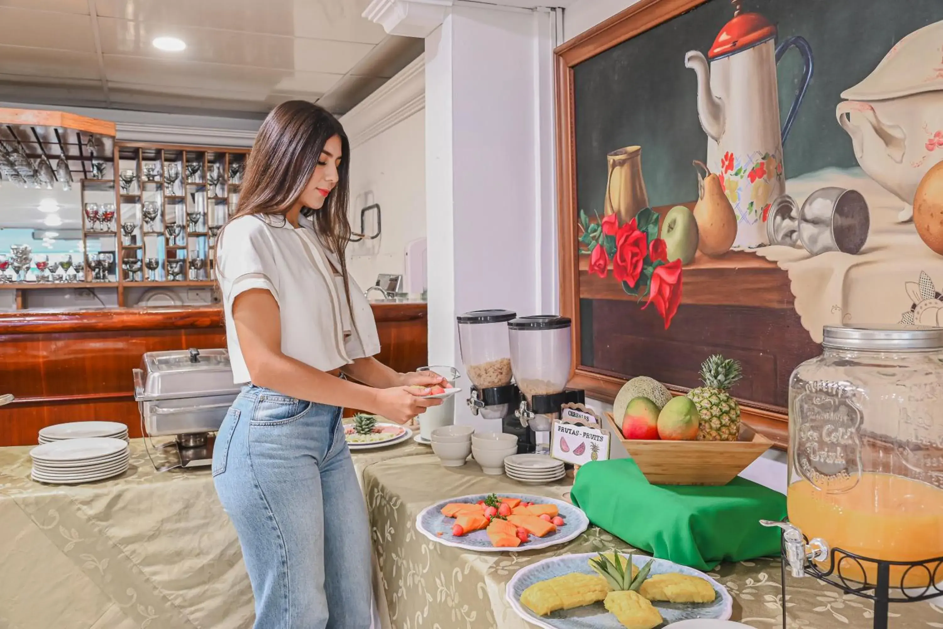 Restaurant/places to eat in TAMA Hotel Granada Real Cali Restaurant/places to eat in TAMA Hotel Granada Real Cali