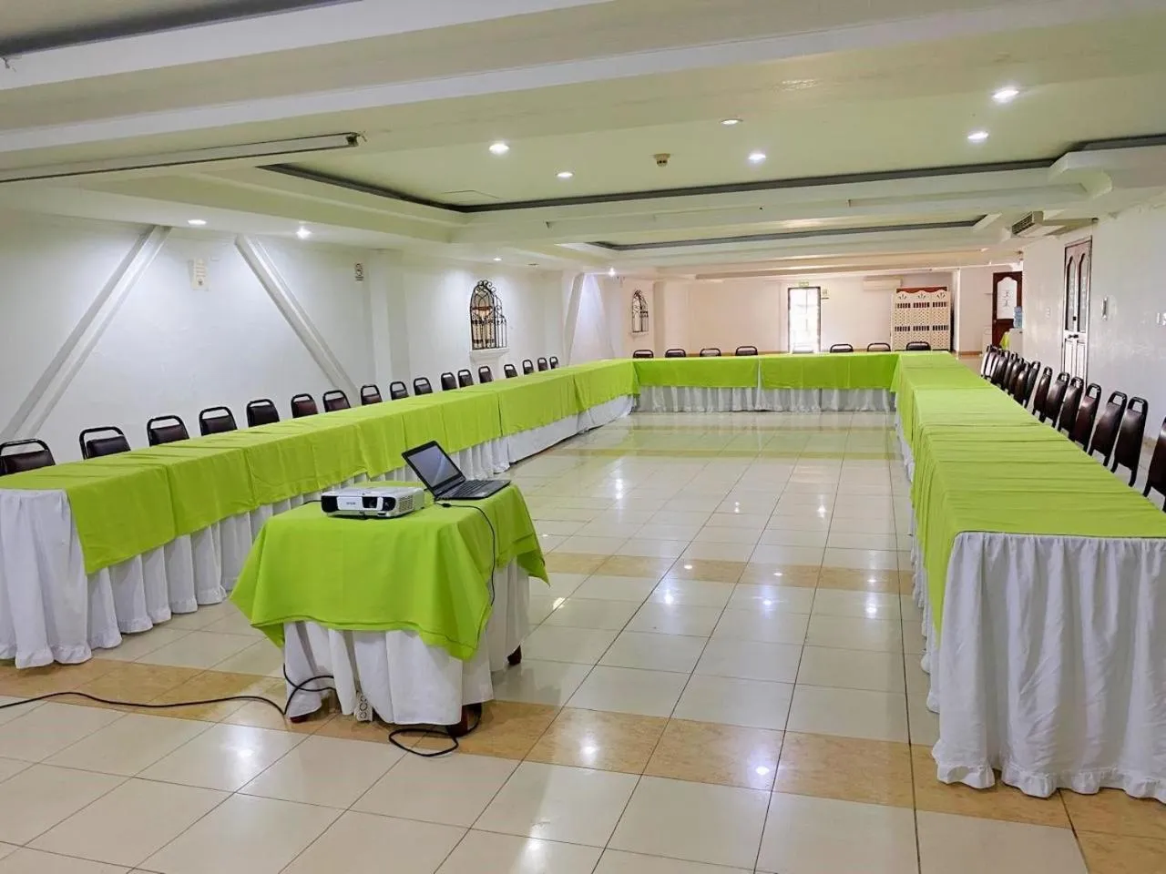 Meeting/conference room in TAMA Hotel Granada Real Cali