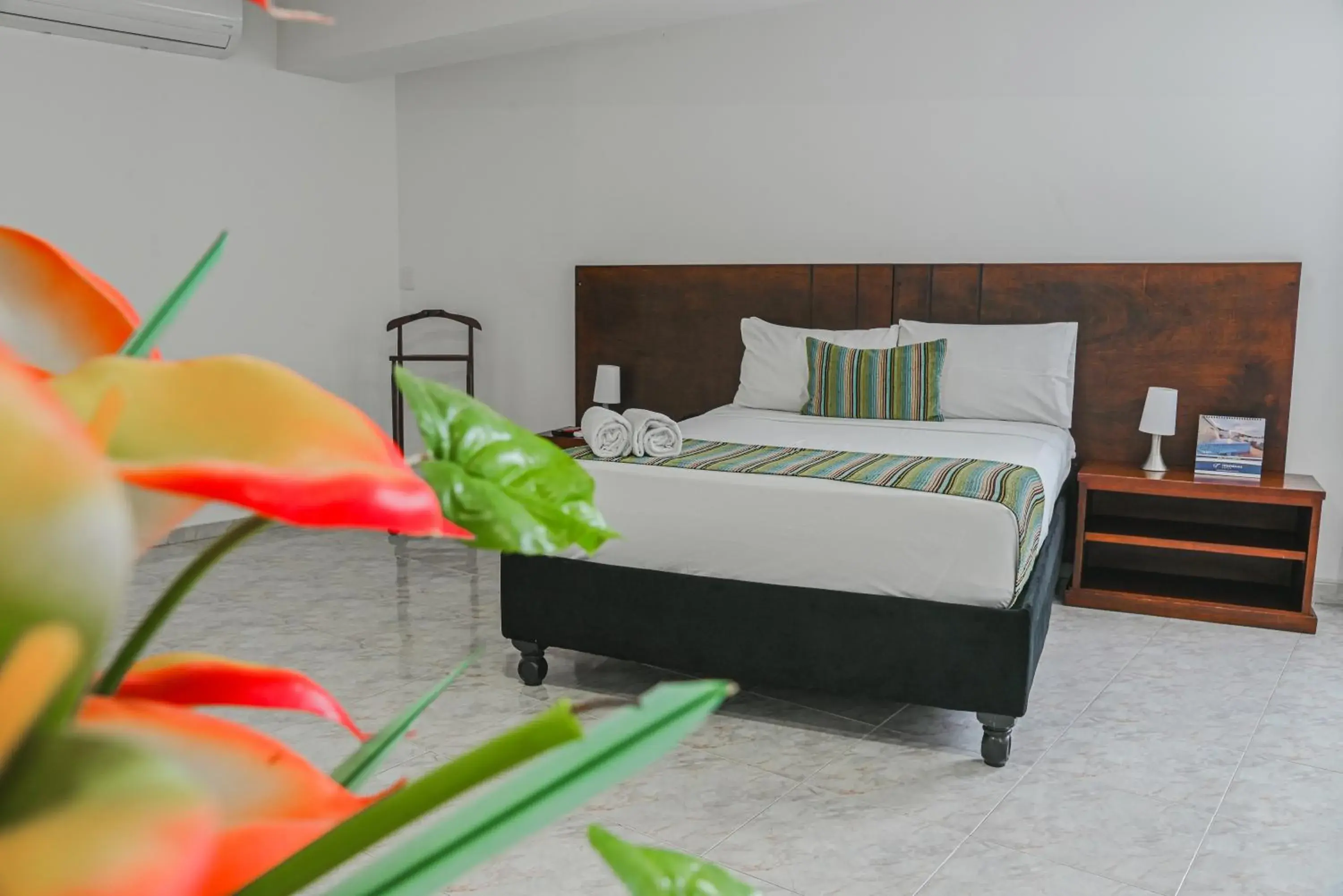 Bedroom, Bed in TAMA Hotel Granada Real Cali Bedroom, Bed in TAMA Hotel Granada Real Cali