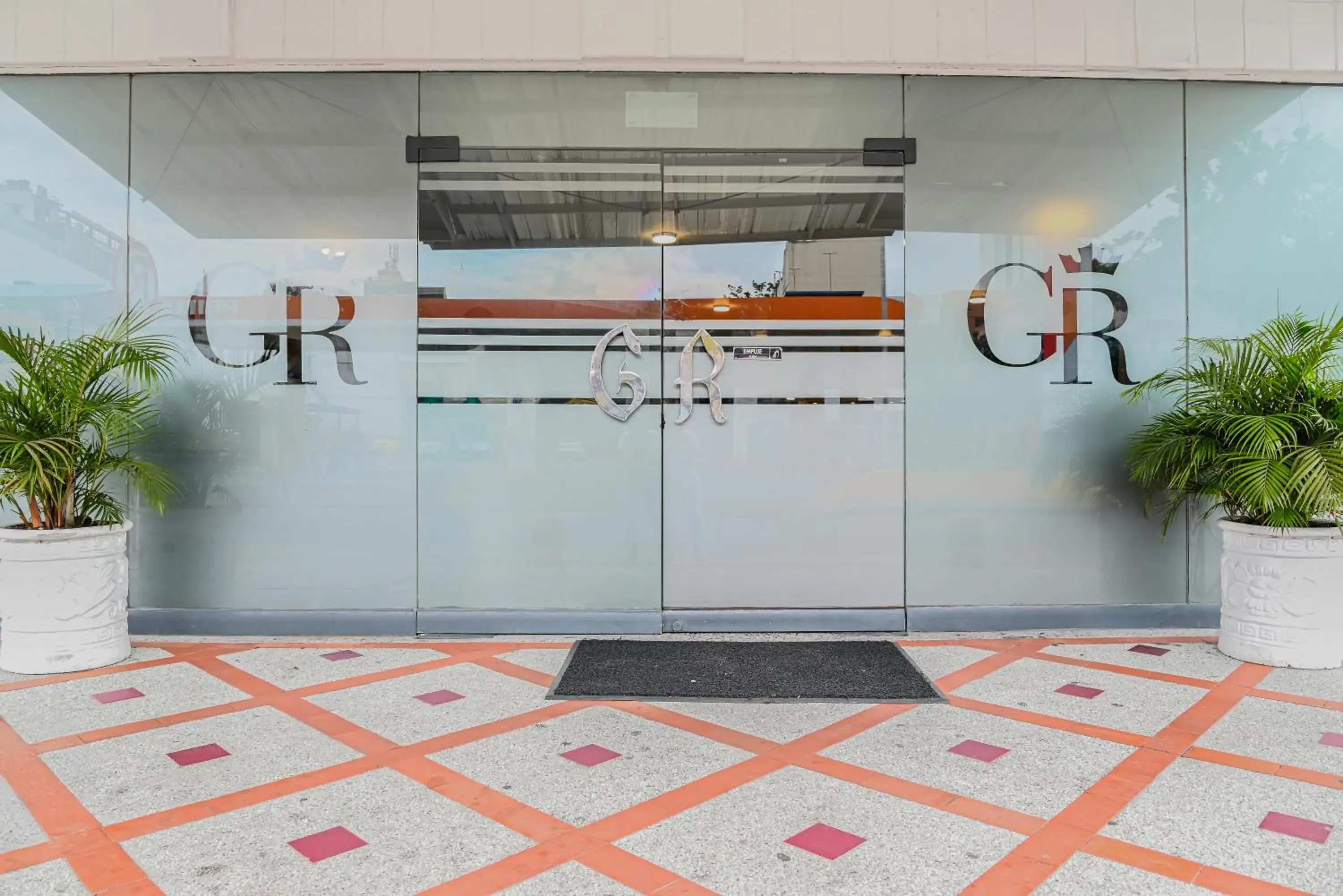 Facade/entrance in TAMA Hotel Granada Real Cali Facade/entrance in TAMA Hotel Granada Real Cali