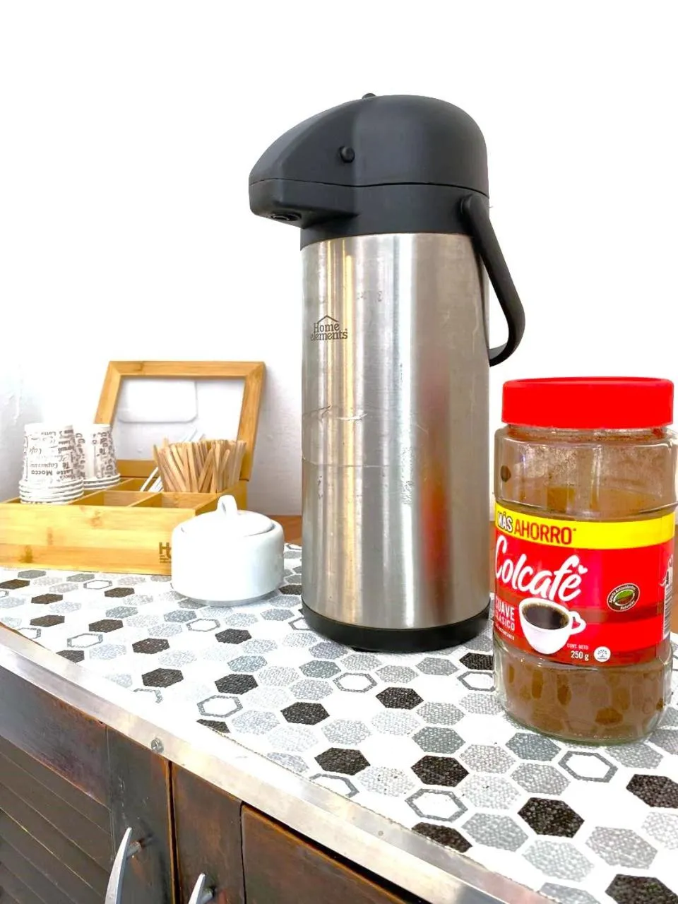 TAMA Hotel Granada Real Cali