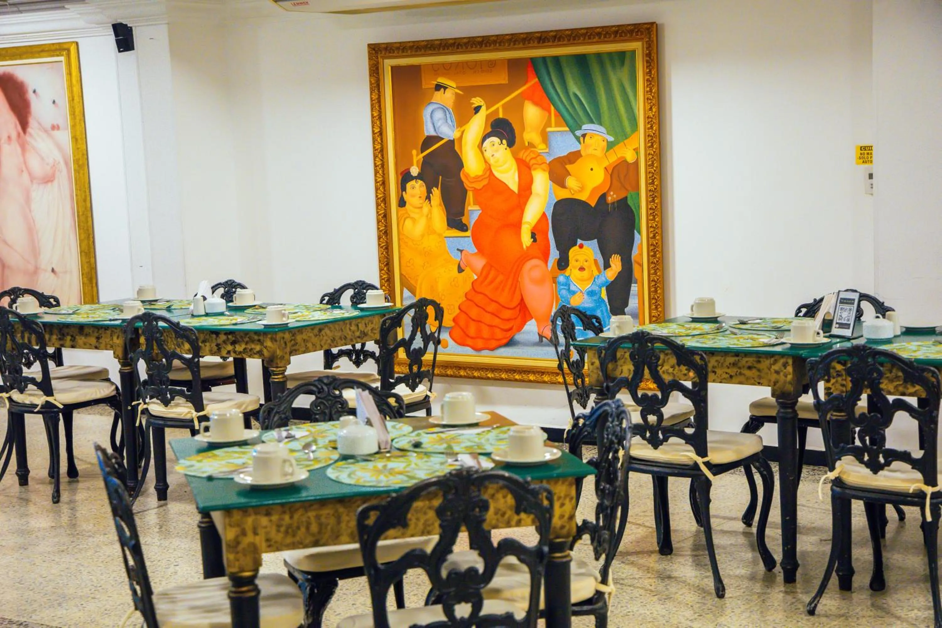 TAMA Hotel Granada Real Cali