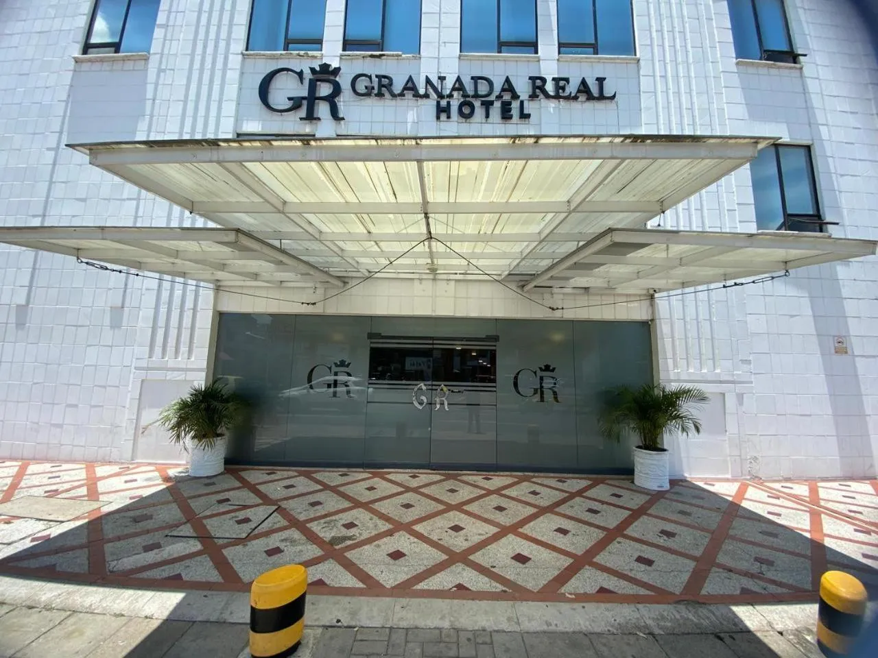 TAMA Hotel Granada Real Cali
