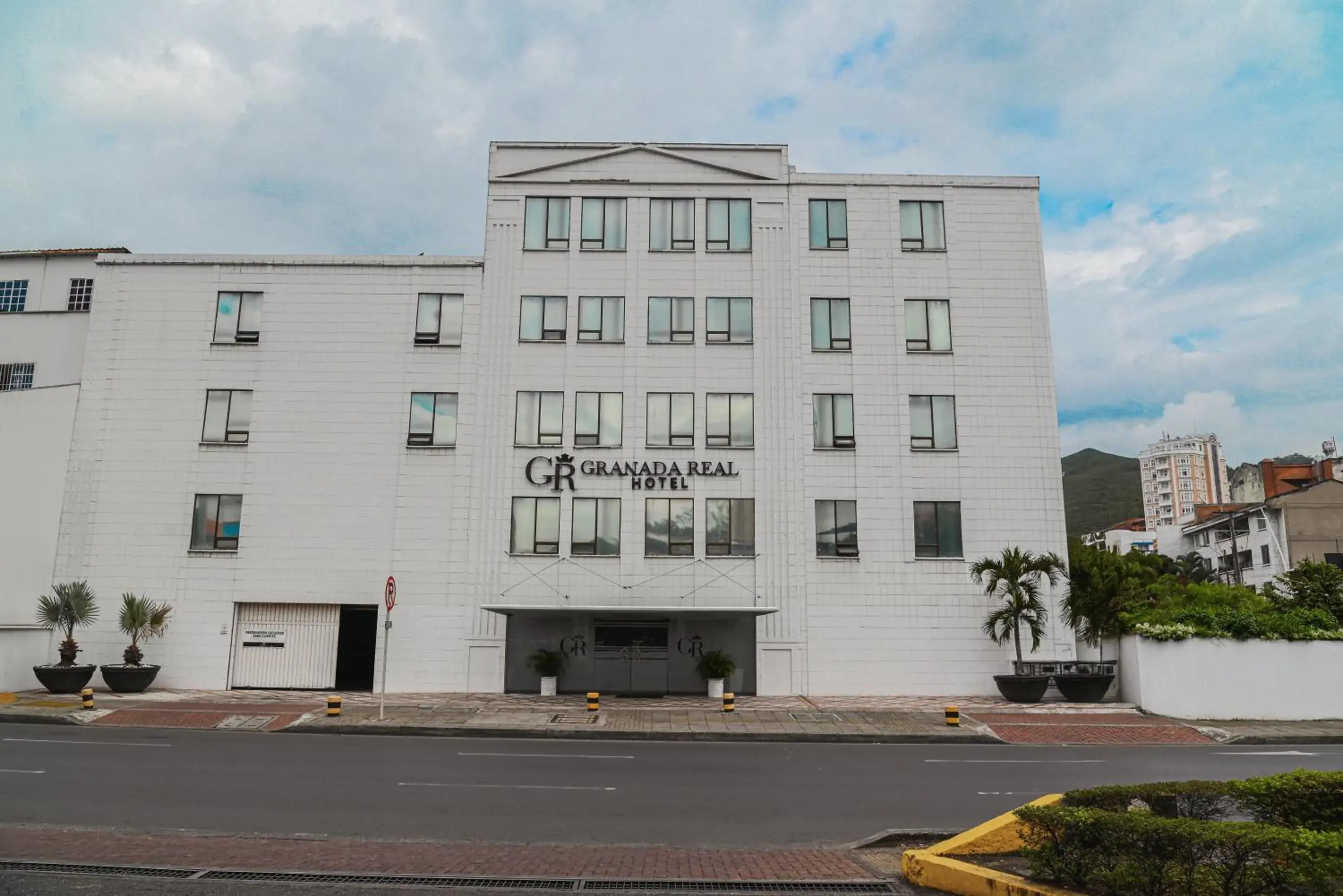 Property building in TAMA Hotel Granada Real Cali Property building in TAMA Hotel Granada Real Cali