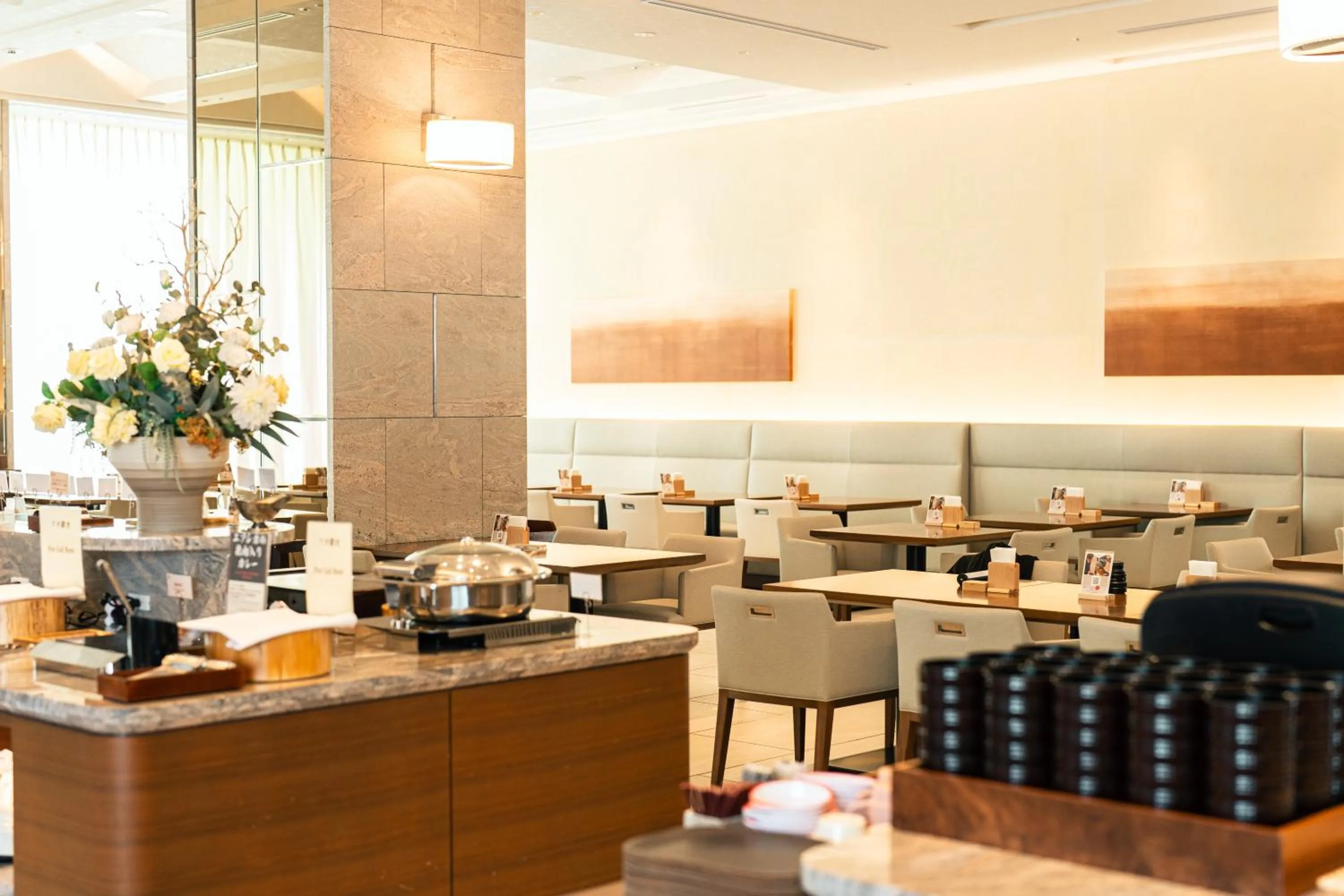 Restaurant/places to eat in Hotel JAL City Sapporo Nakajima Park